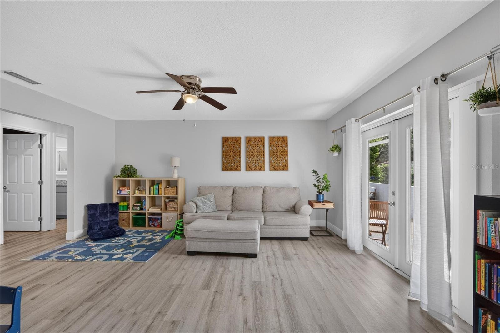 Single Family Residence at 1120 LAKEMONT DR, VALRICO, photo 43 of 88