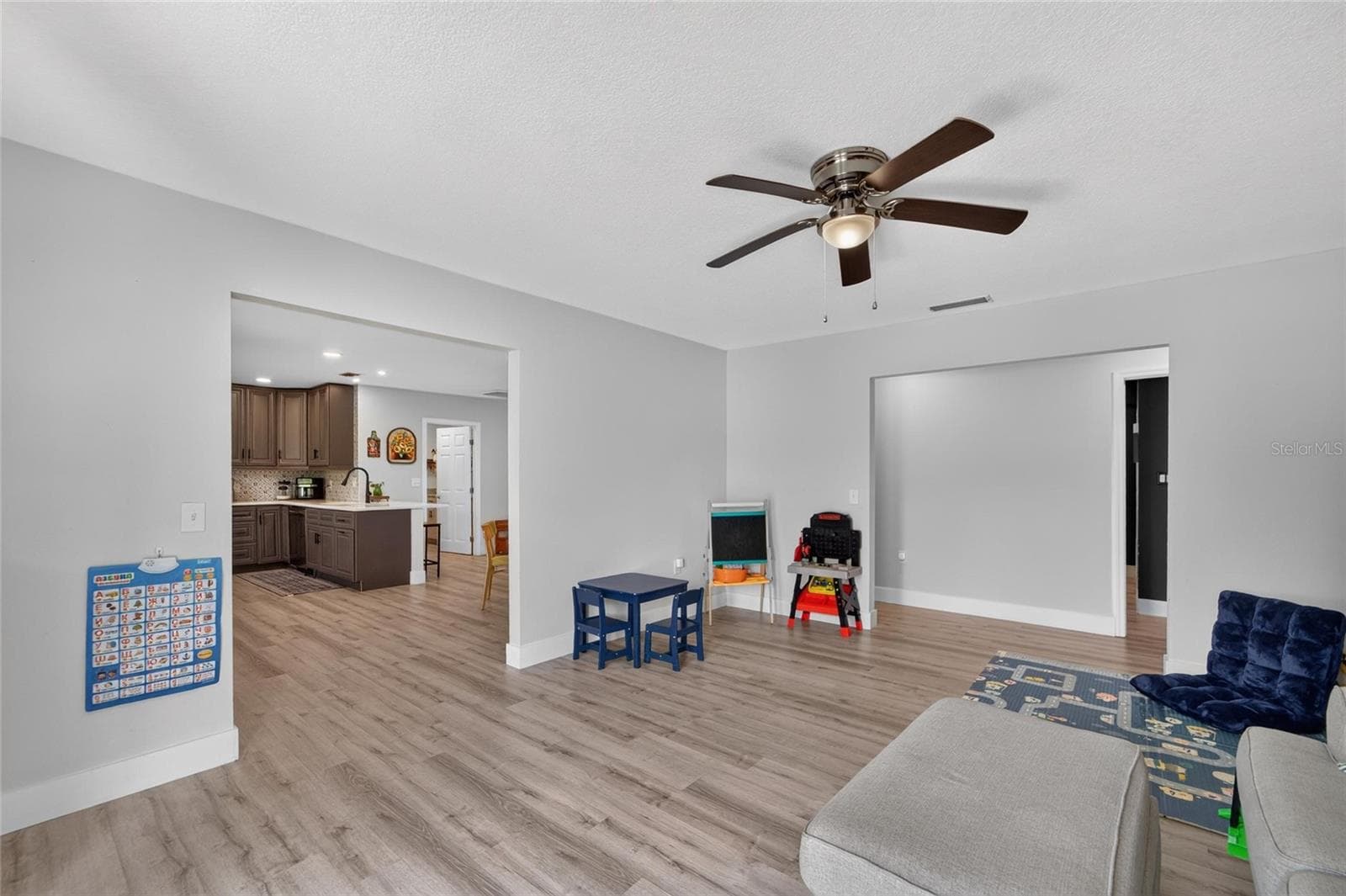 Single Family Residence at 1120 LAKEMONT DR, VALRICO, photo 44 of 88
