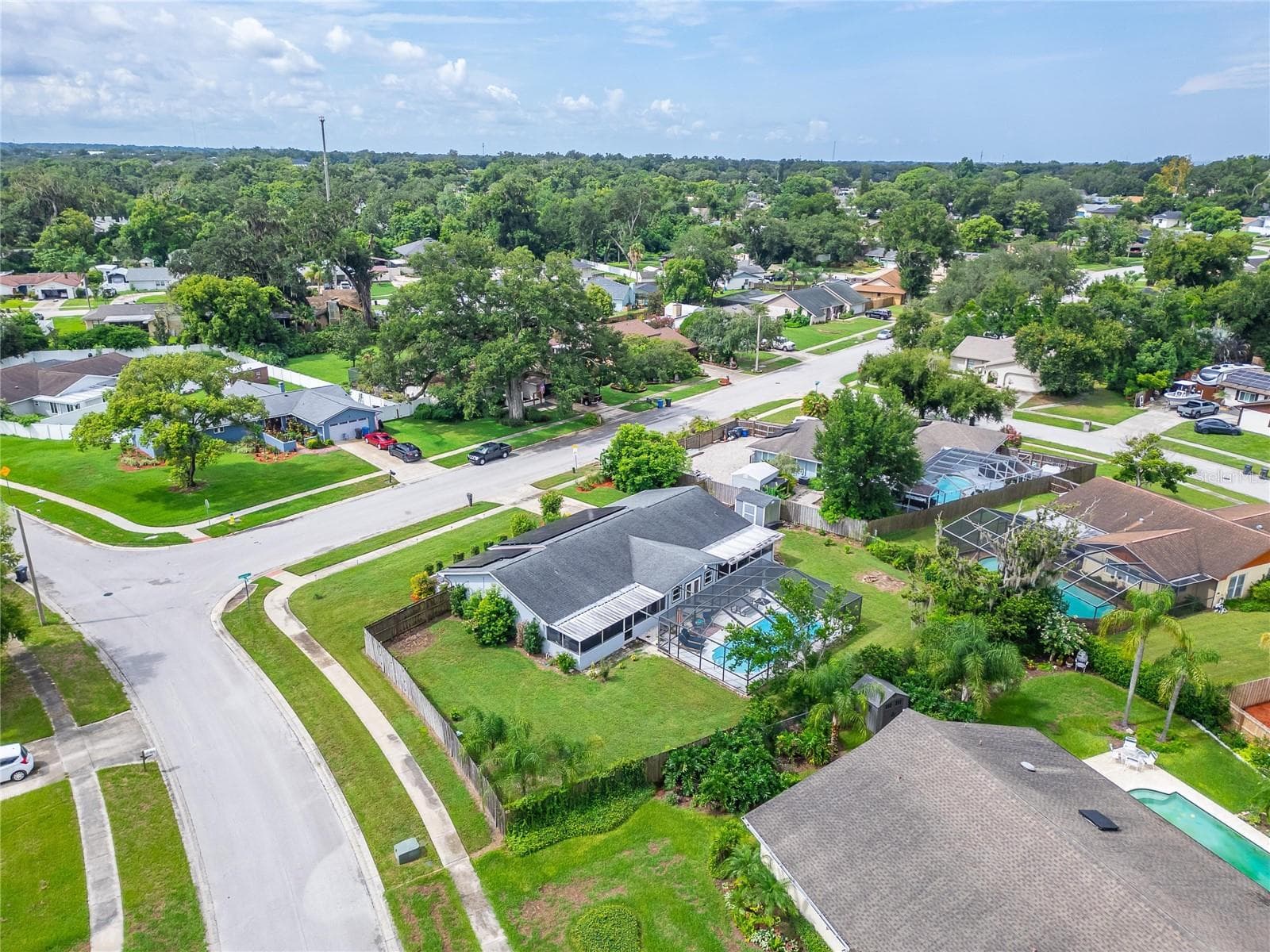 Single Family Residence at 1120 LAKEMONT DR, VALRICO, photo 84 of 88