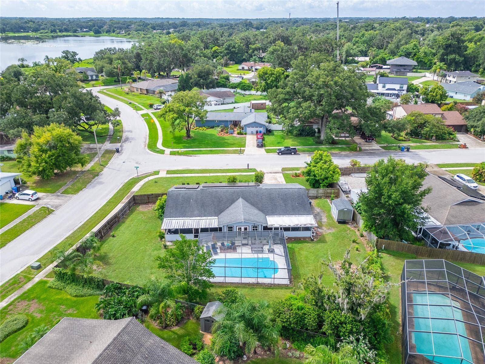 Single Family Residence at 1120 LAKEMONT DR, VALRICO, photo 85 of 88