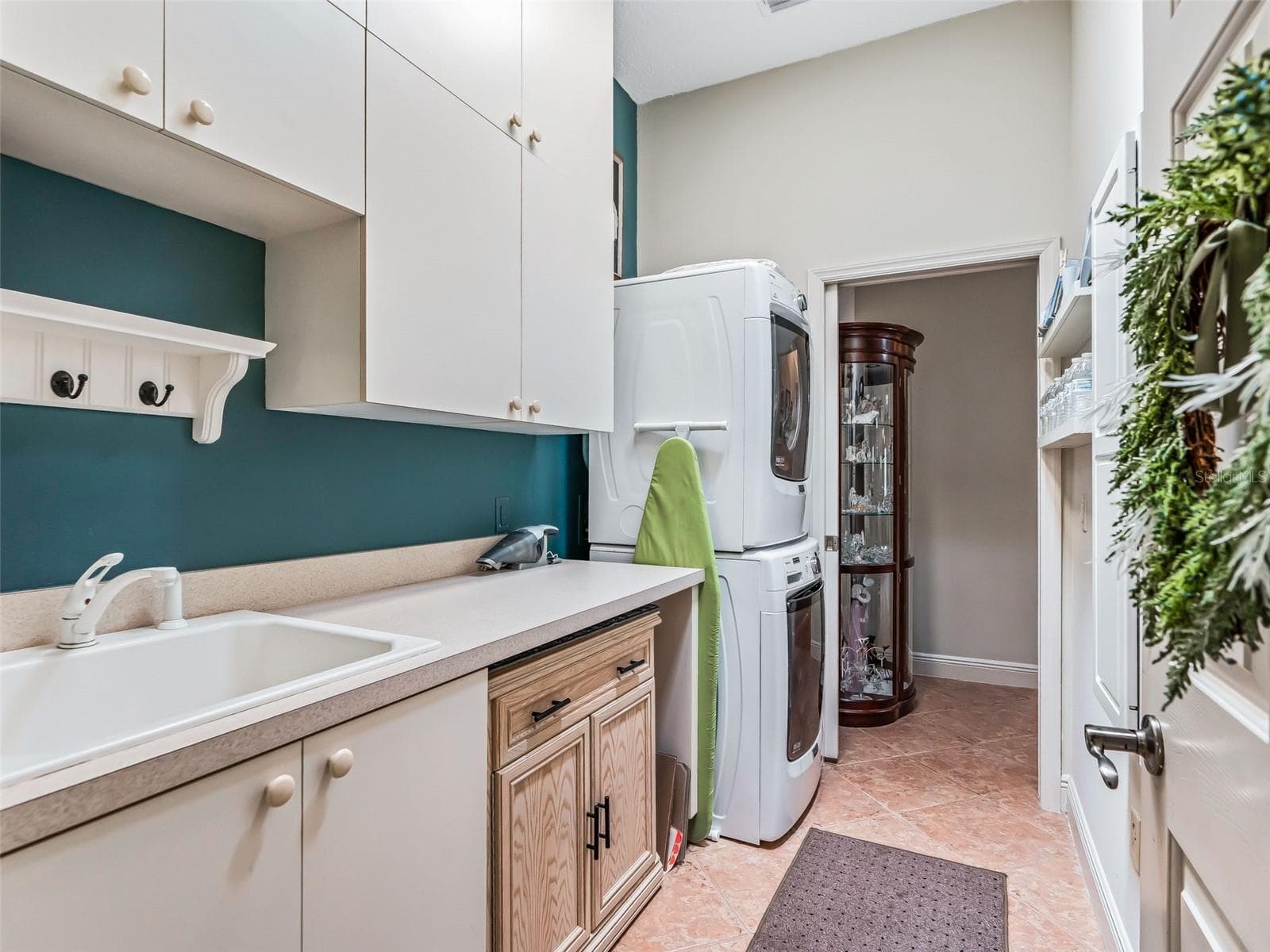 laundry room- Gas dryer - 17116 SE 79TH MCLAWREN TER, THE VILLAGES