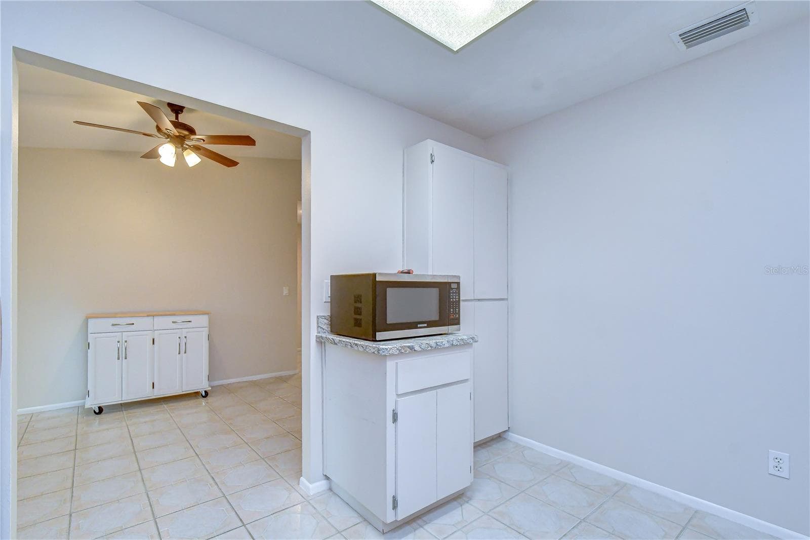 kitchen & pantry - 8811 MARTINIQUE LN, PORT RICHEY