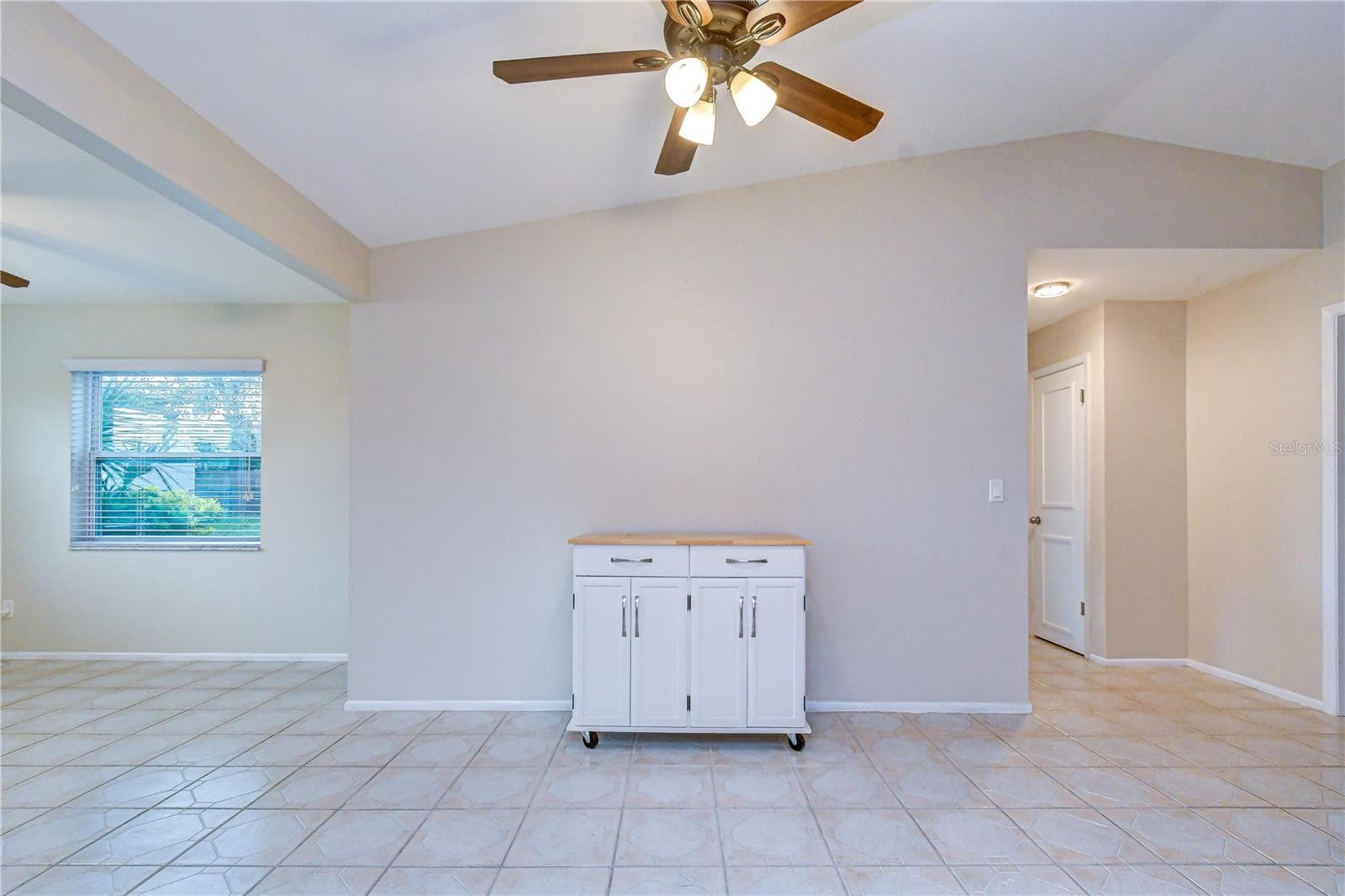 Dining area - 8811 MARTINIQUE LN, PORT RICHEY