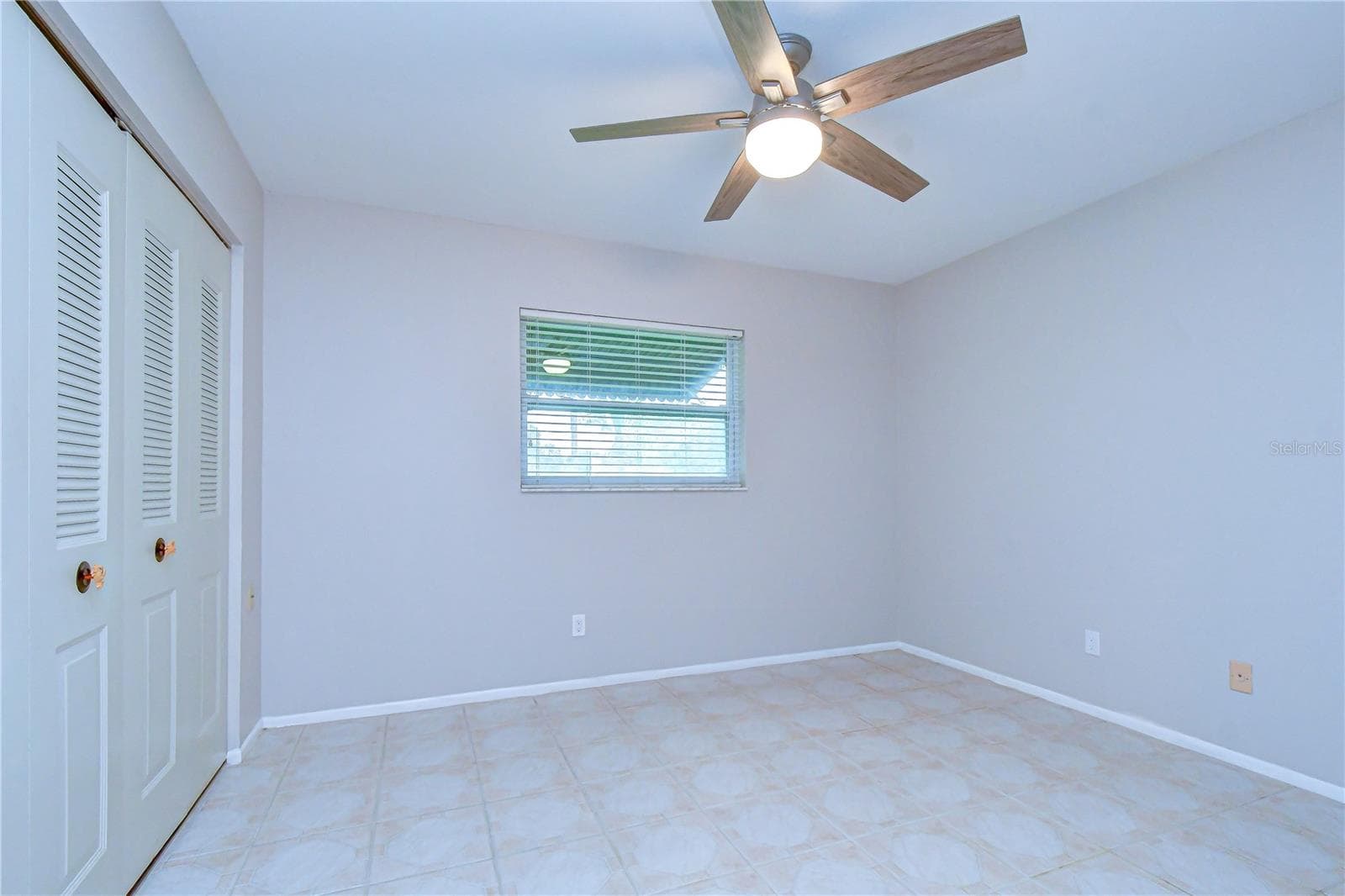 Guest bedroom #2 - 8811 MARTINIQUE LN, PORT RICHEY