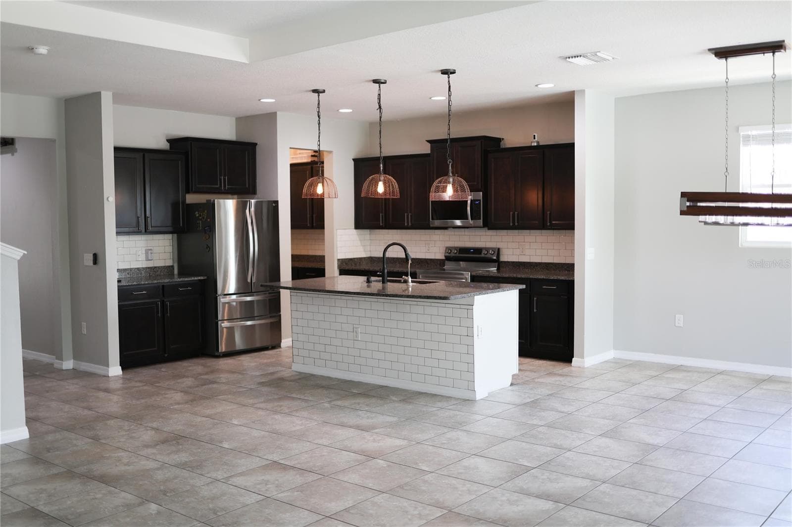 Single Family Residence at 5002 JACKEL CHASE DR, WIMAUMA, photo 11 of 46