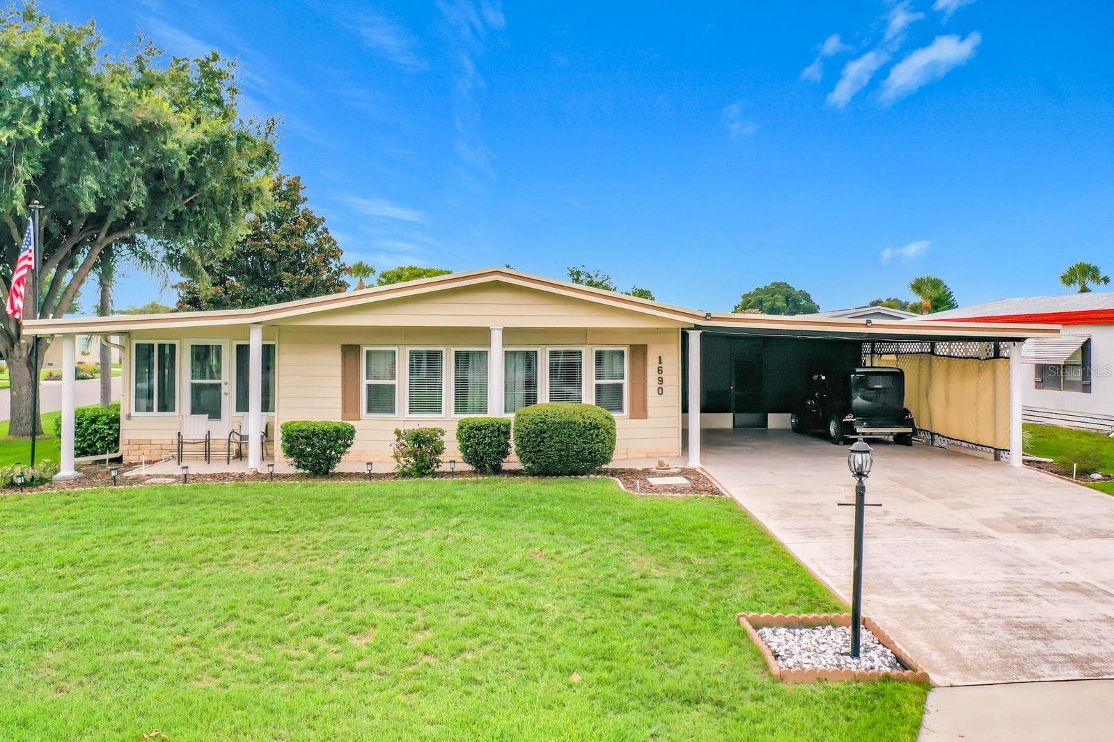 1690 NASSAU CIR