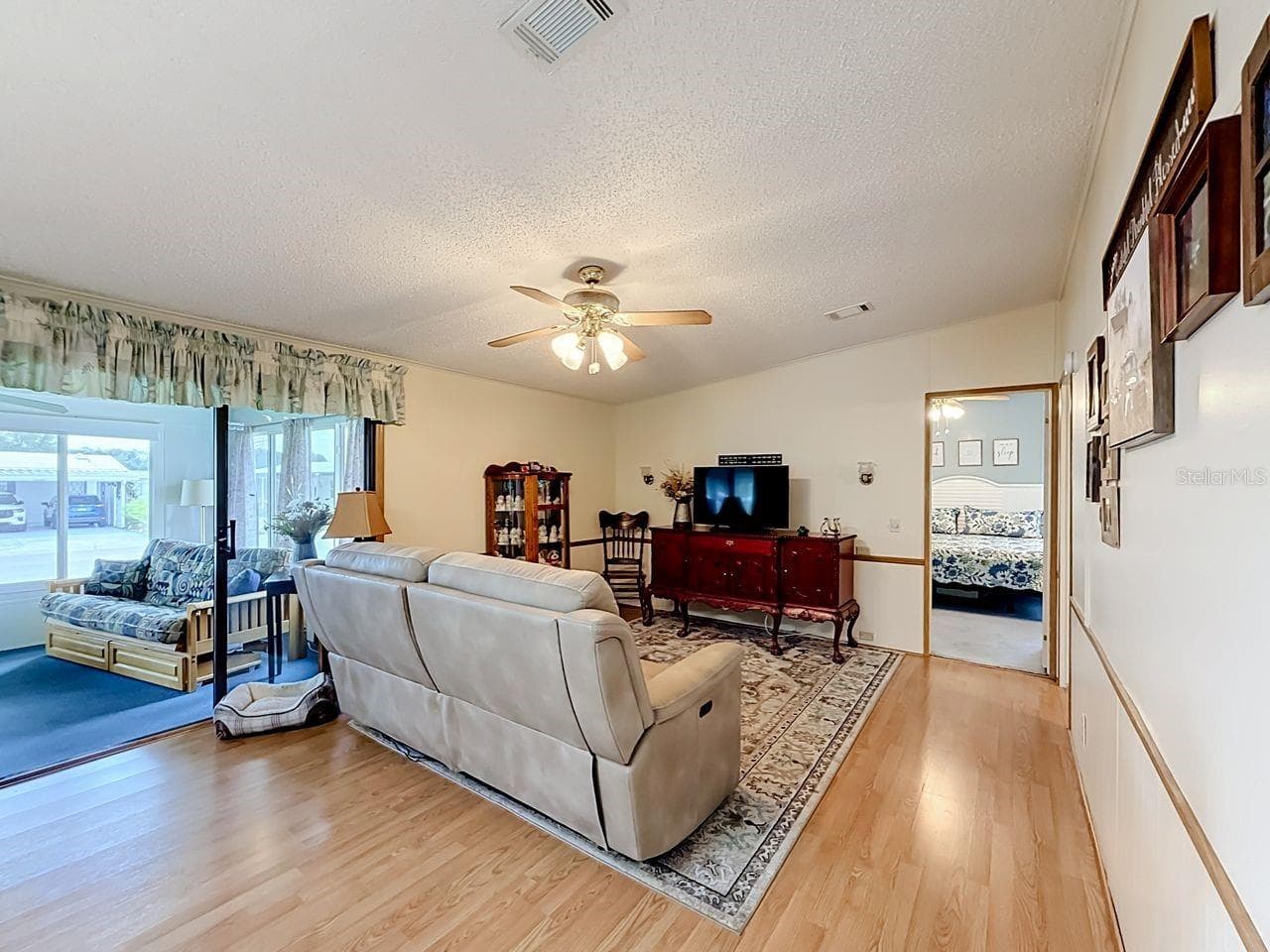 Living room - 1690 NASSAU CIR, TAVARES