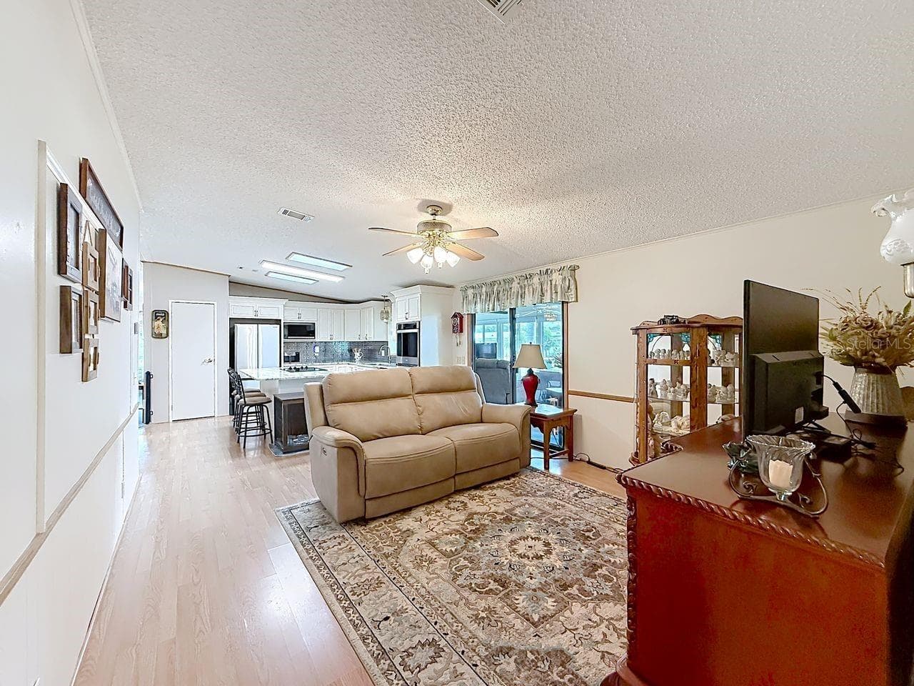 Living room - 1690 NASSAU CIR, TAVARES