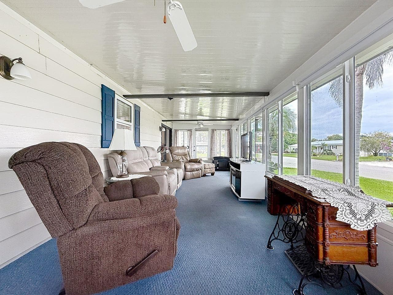 Florida room - 1690 NASSAU CIR, TAVARES