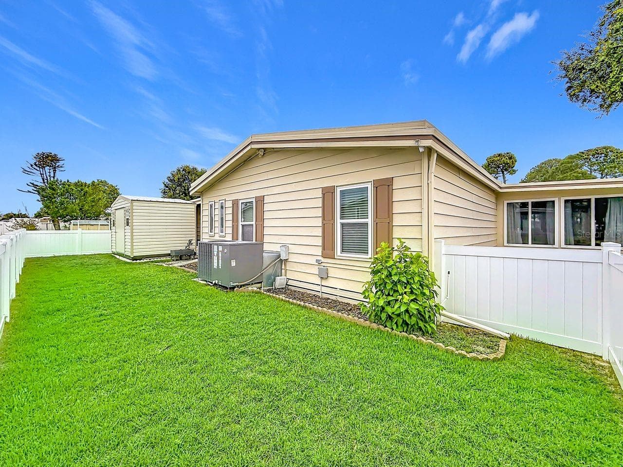 Fenced backyard - 1690 NASSAU CIR, TAVARES