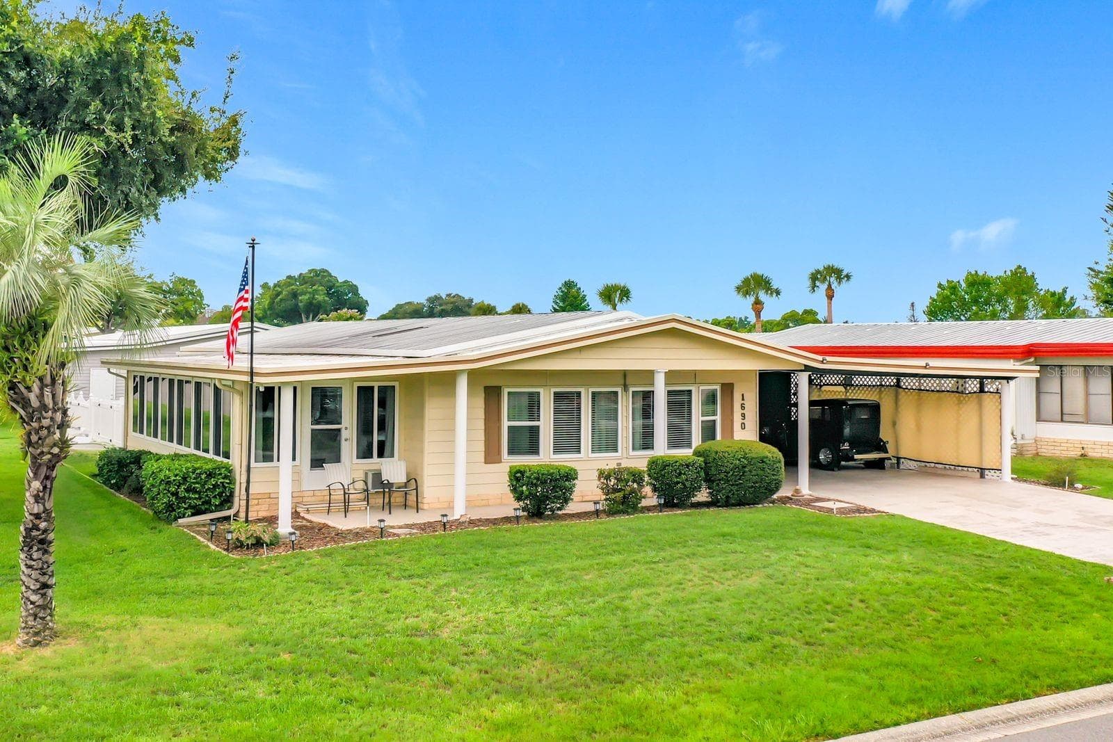 View from the north - 1690 NASSAU CIR, TAVARES
