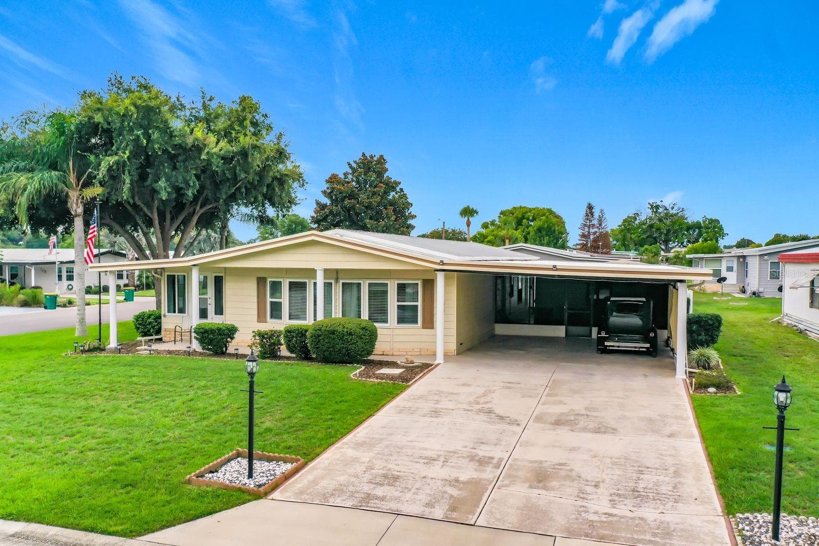 View from the street - 1690 NASSAU CIR, TAVARES