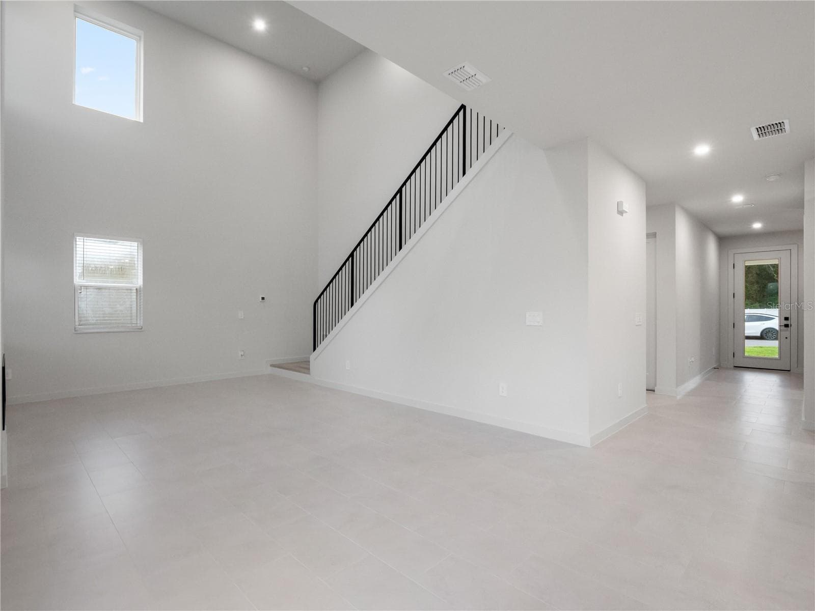 Single Family Residence at 423 SKYFIELD CT, LADY LAKE, photo 8 of 44