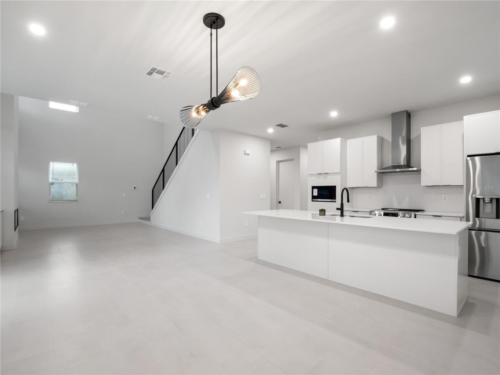 Single Family Residence at 423 SKYFIELD CT, LADY LAKE, photo 9 of 44