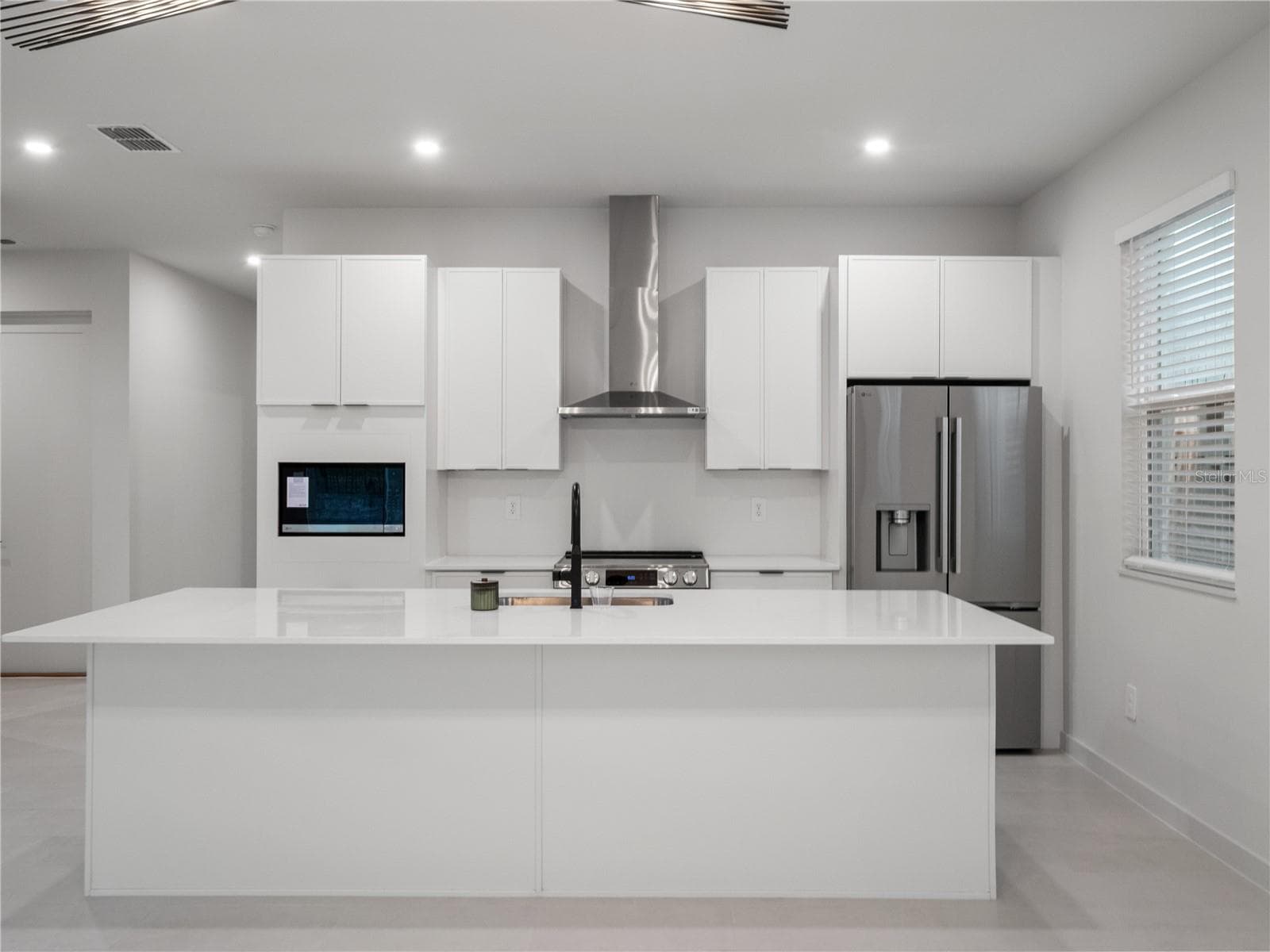 Single Family Residence at 423 SKYFIELD CT, LADY LAKE, photo 12 of 44