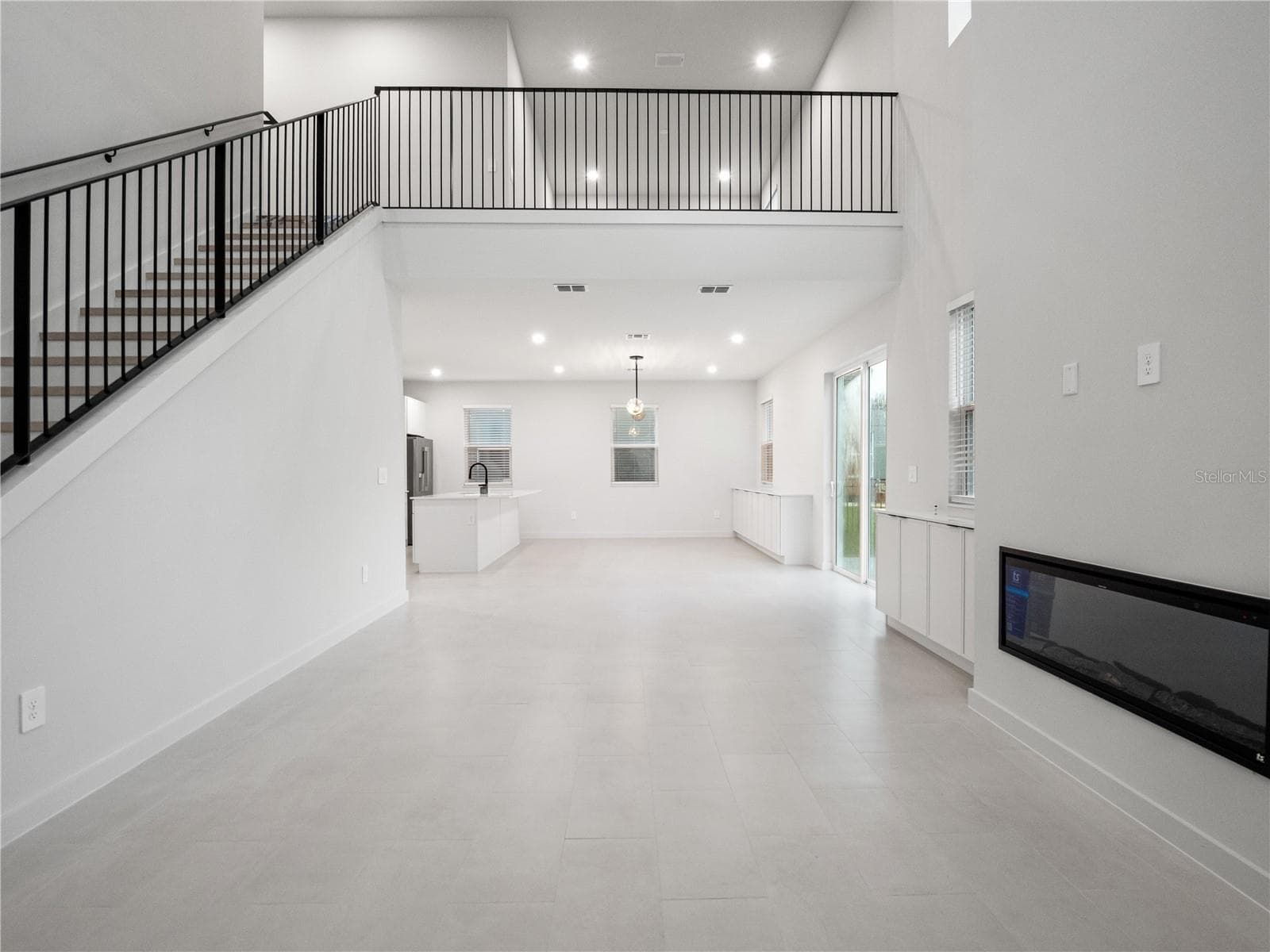 Single Family Residence at 423 SKYFIELD CT, LADY LAKE, photo 16 of 44