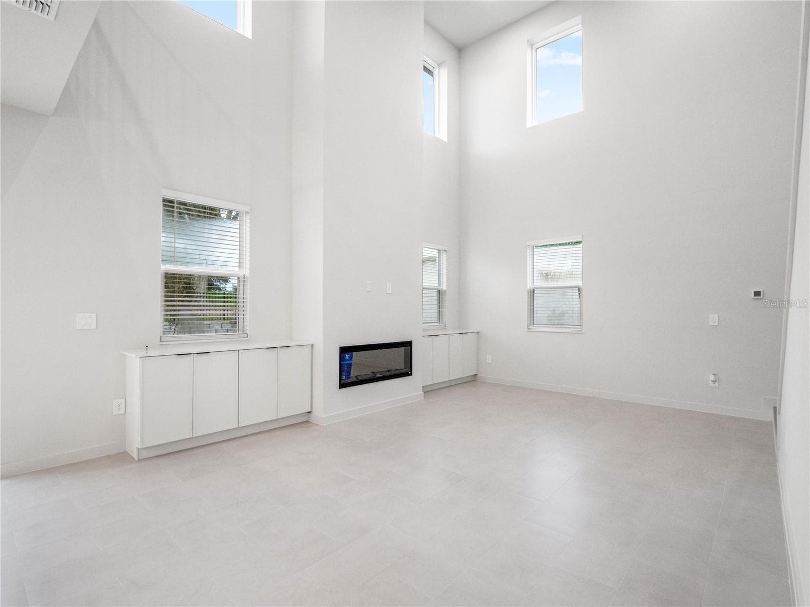 Single Family Residence at 423 SKYFIELD CT, LADY LAKE, photo 18 of 44