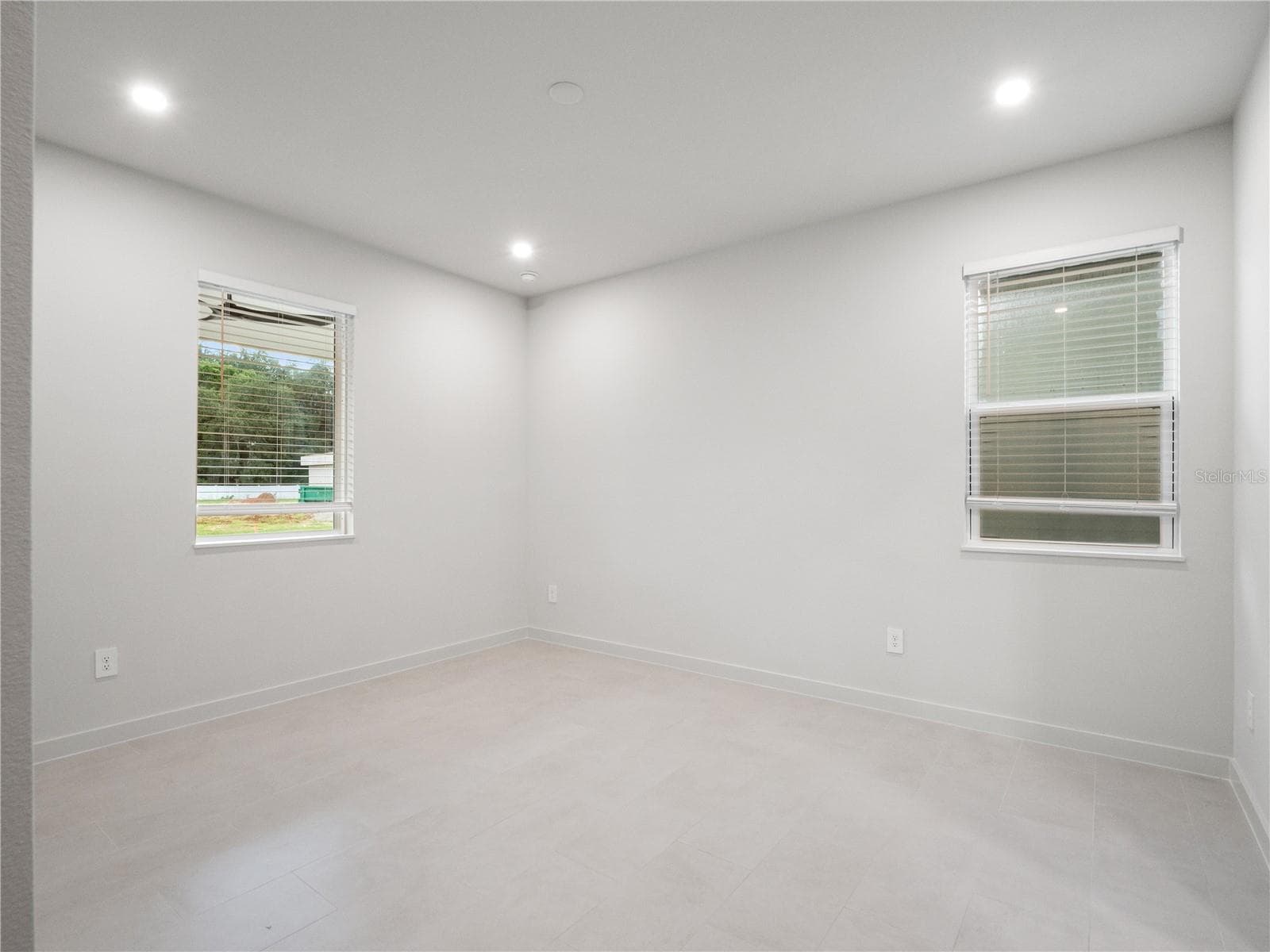 Single Family Residence at 423 SKYFIELD CT, LADY LAKE, photo 20 of 44