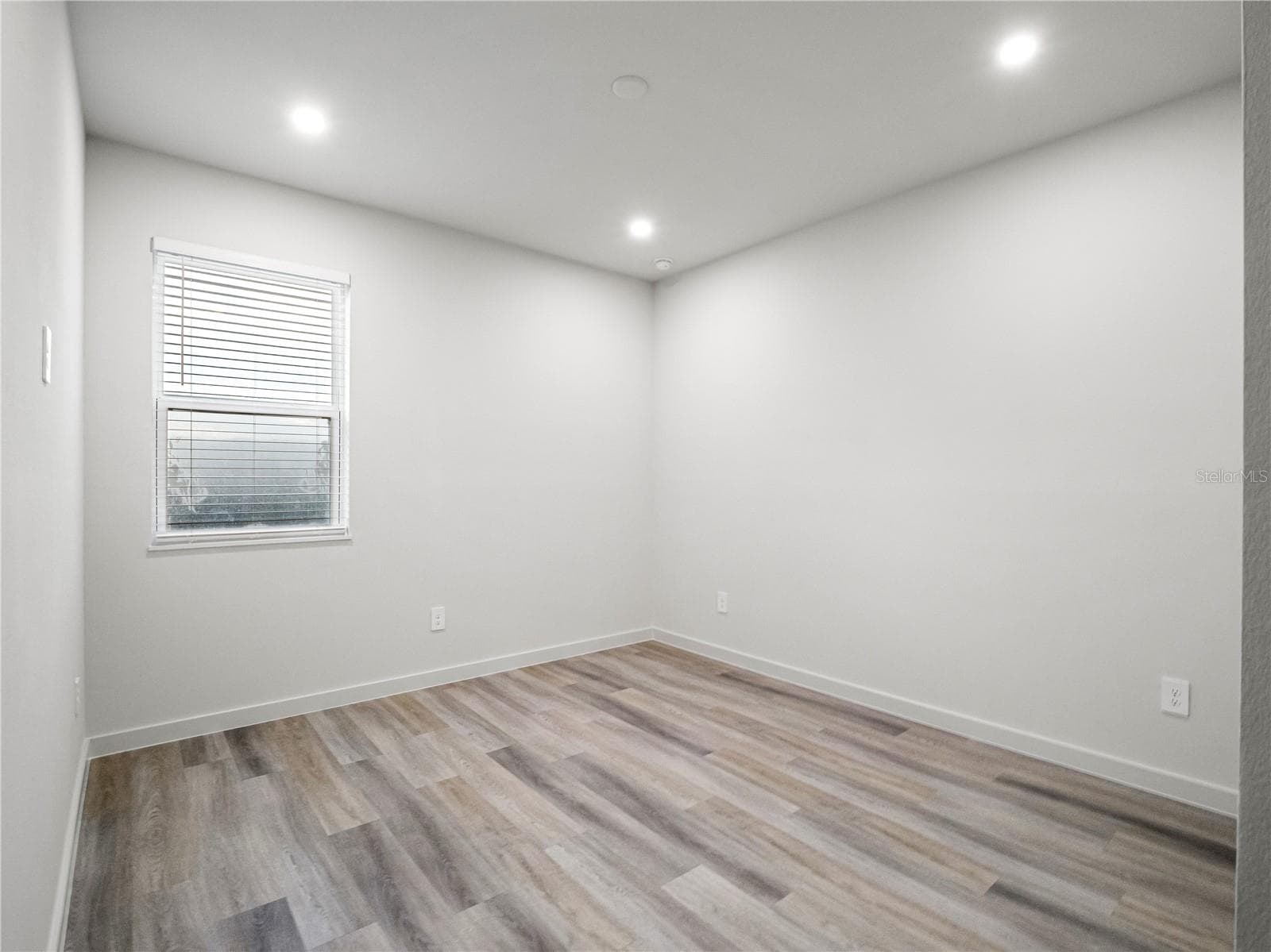 Single Family Residence at 423 SKYFIELD CT, LADY LAKE, photo 27 of 44