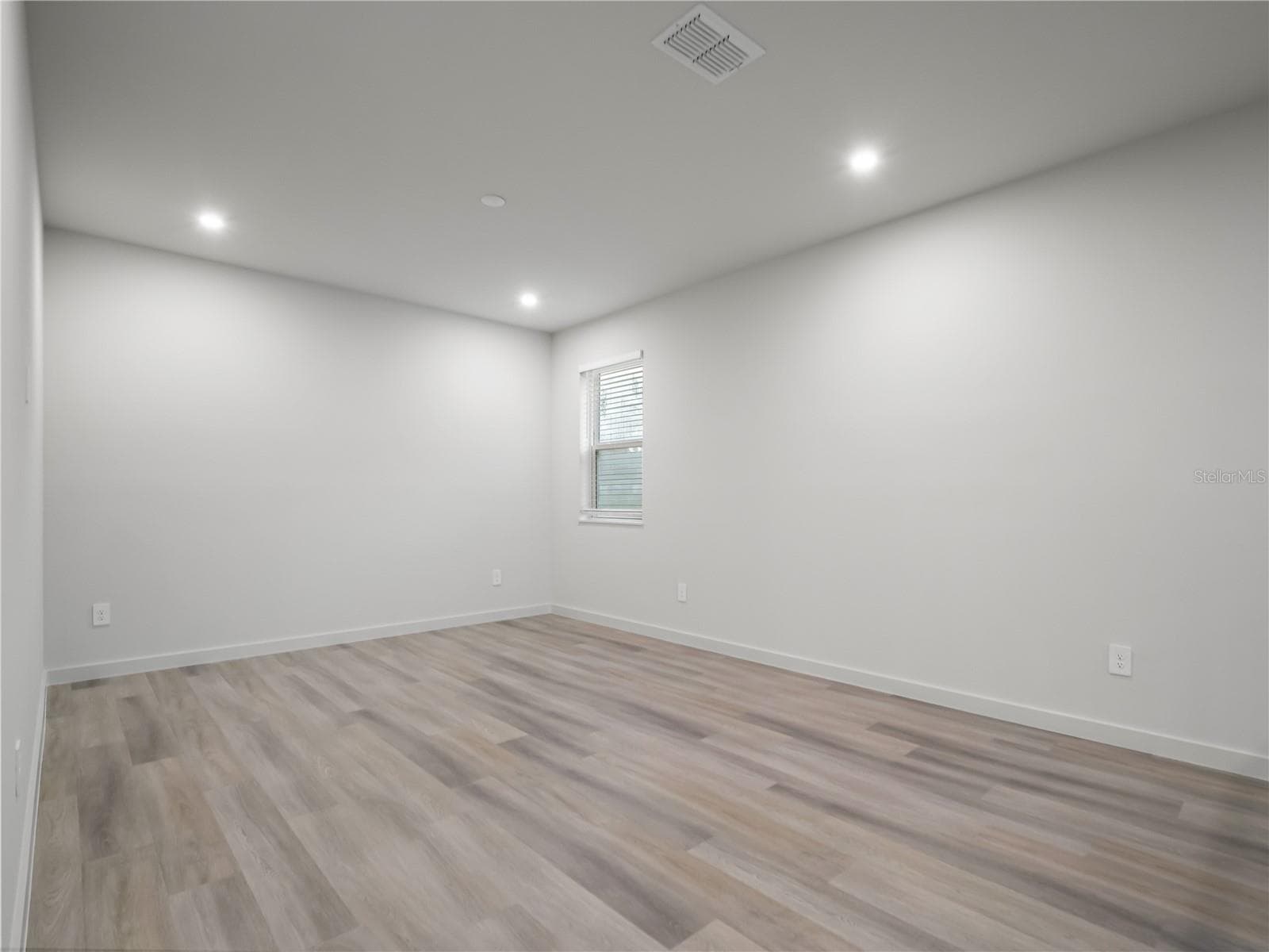 Single Family Residence at 423 SKYFIELD CT, LADY LAKE, photo 32 of 44