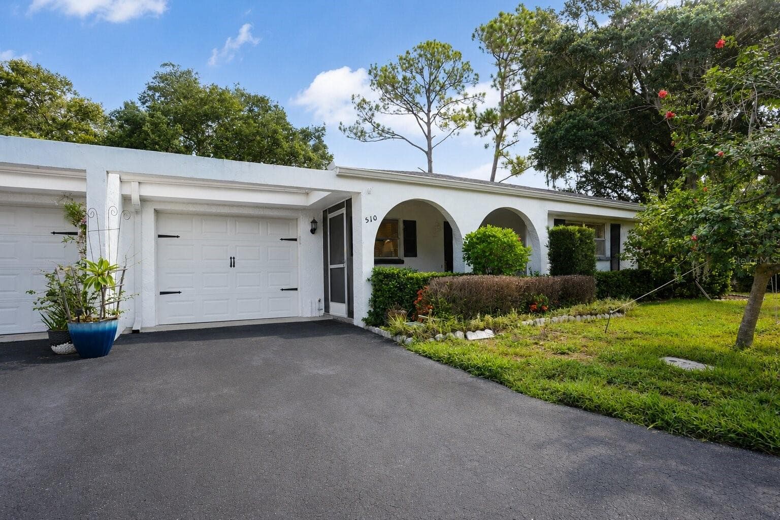 Villa at 510 PALMER CIR, PALM HARBOR, photo 3 of 31