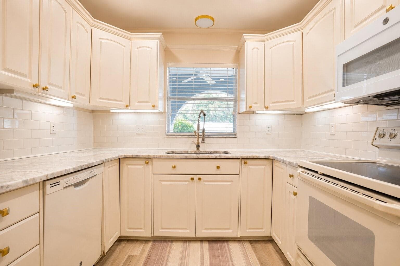 Villa at 510 PALMER CIR, PALM HARBOR, photo 10 of 31