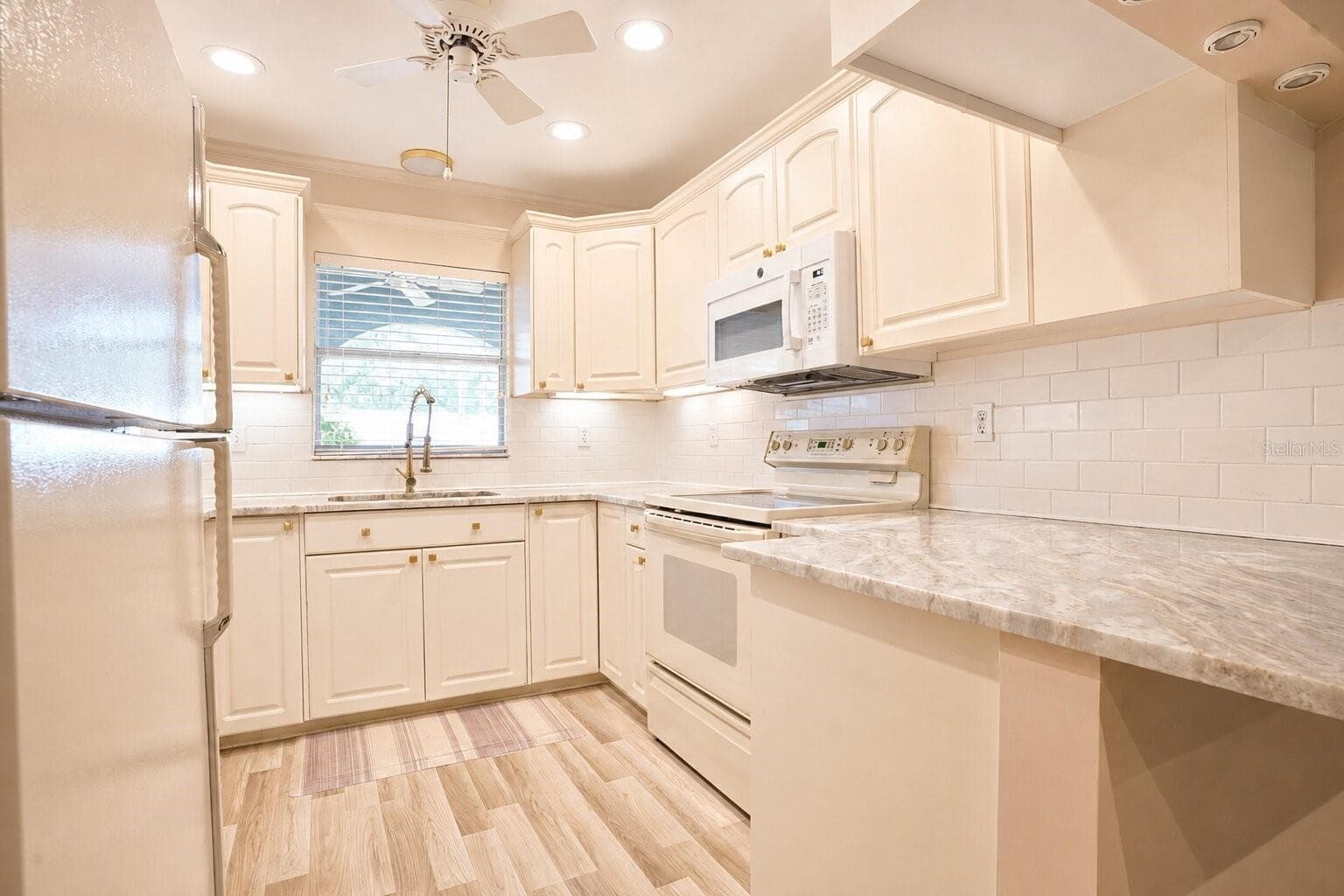Villa at 510 PALMER CIR, PALM HARBOR, photo 12 of 31