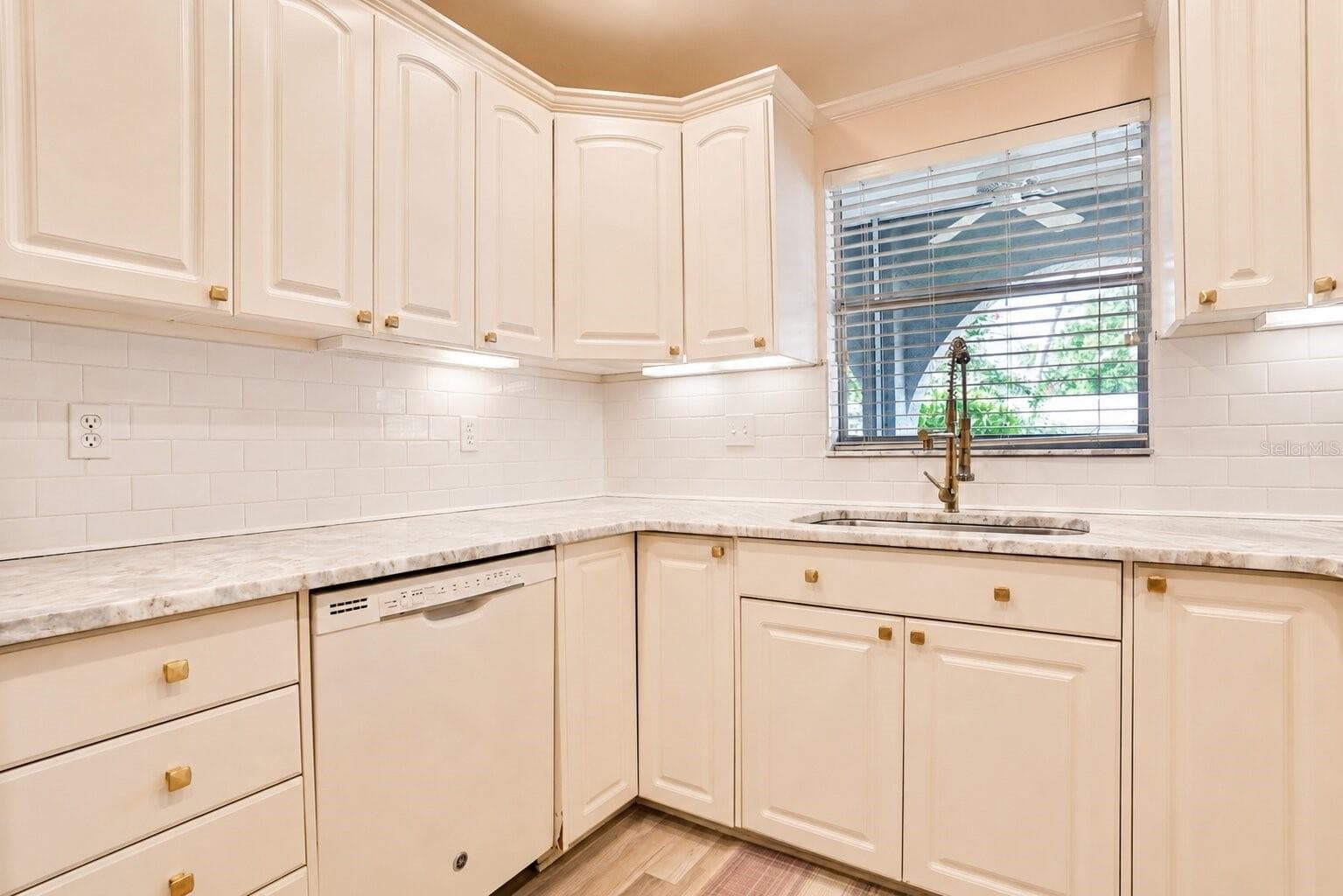 Villa at 510 PALMER CIR, PALM HARBOR, photo 14 of 31