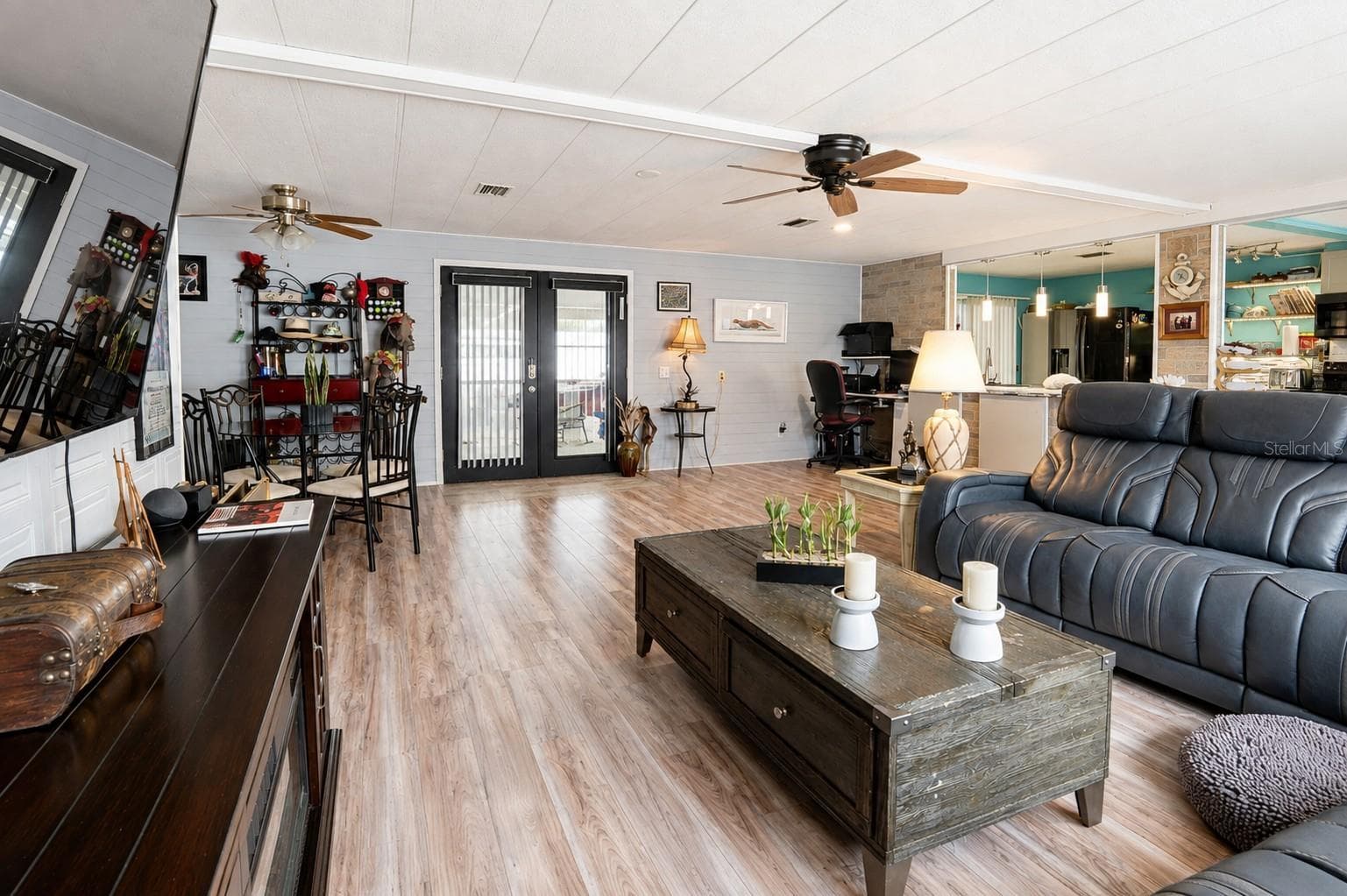Manufactured Home at 4403 14TH ST E, ELLENTON, photo 4 of 42