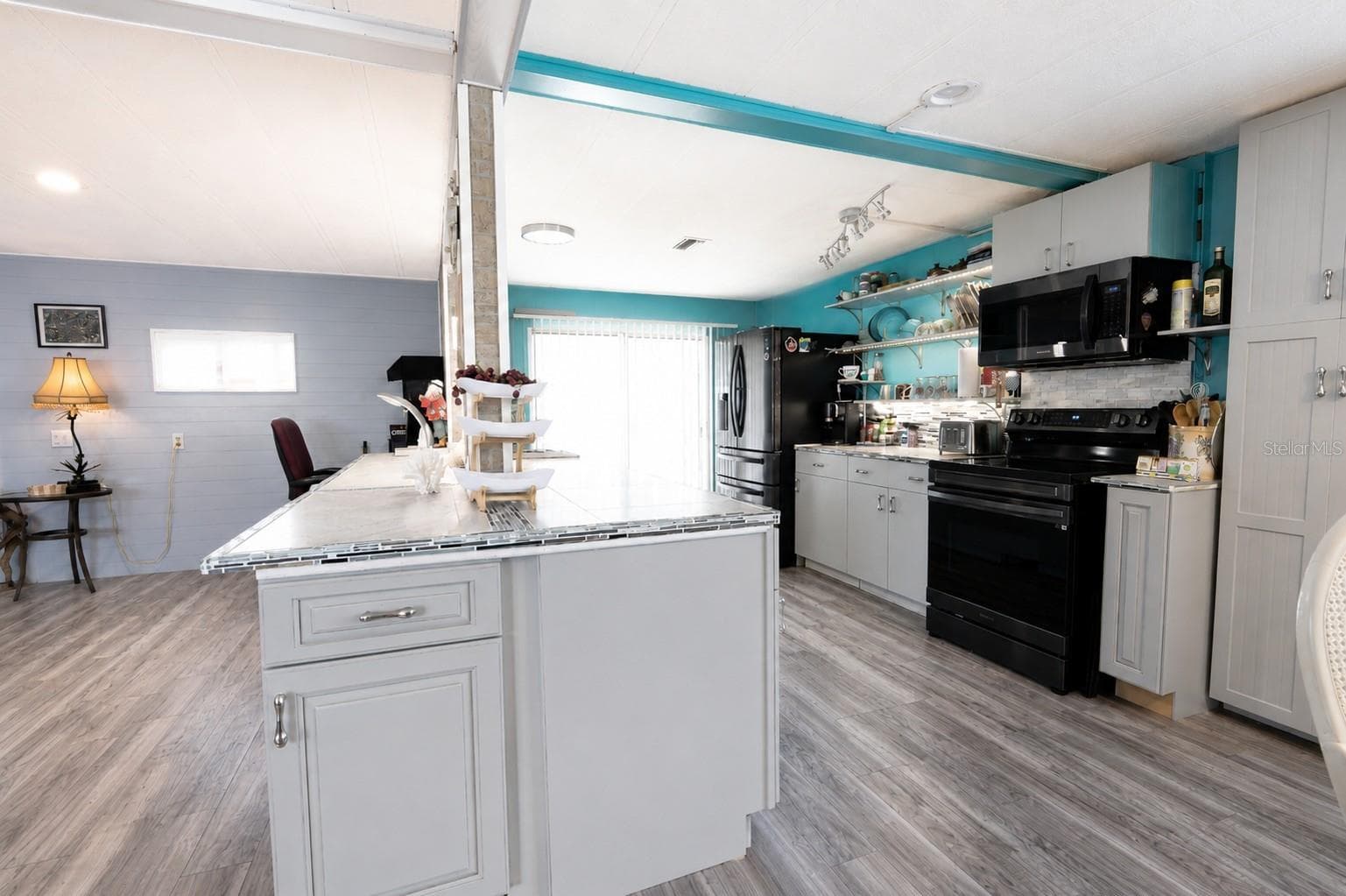Manufactured Home at 4403 14TH ST E, ELLENTON, photo 6 of 42