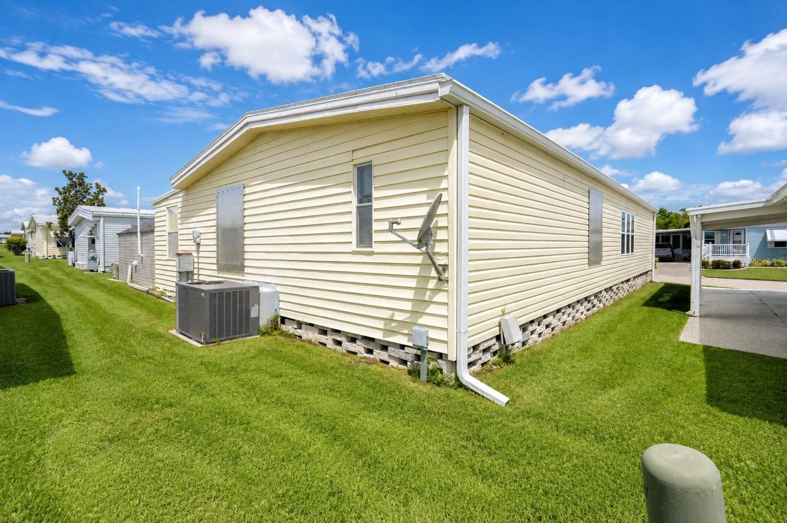Manufactured Home at 4403 14TH ST E, ELLENTON, photo 23 of 42