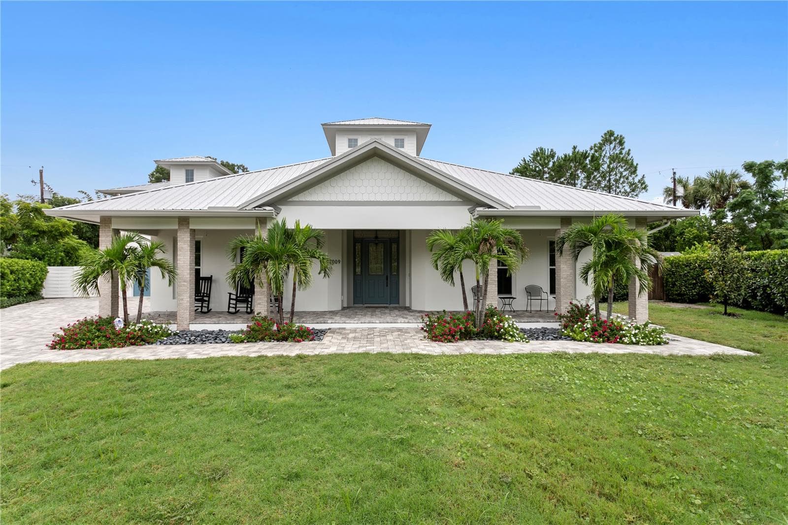 Single Family Residence at 1009 S MORRISON CT, TAMPA, photo 3 of 59