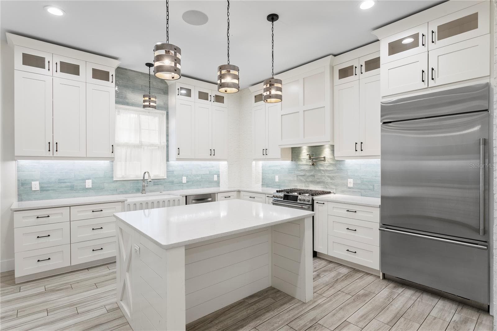 Single Family Residence at 1009 S MORRISON CT, TAMPA, photo 13 of 59