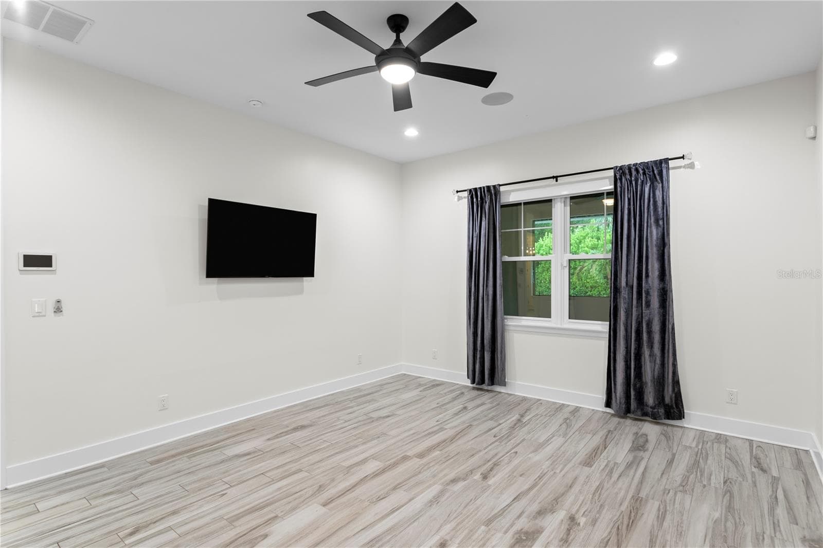 Single Family Residence at 1009 S MORRISON CT, TAMPA, photo 22 of 59