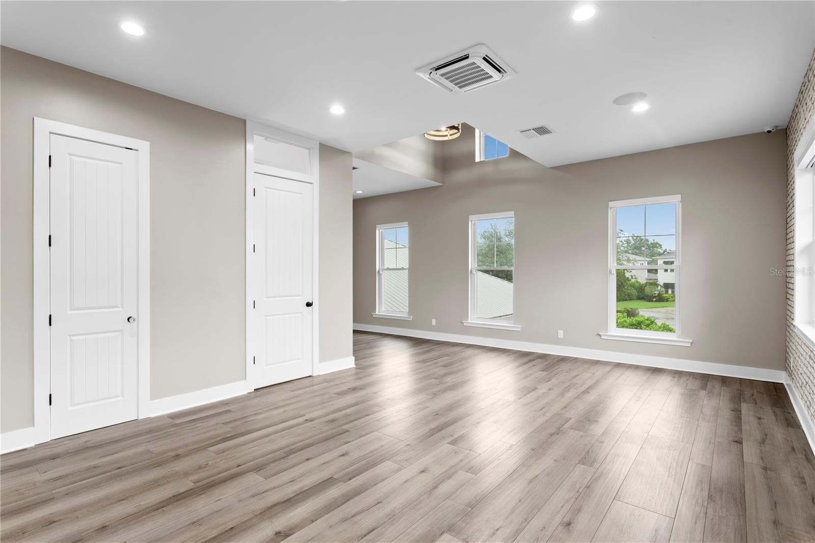 Single Family Residence at 1009 S MORRISON CT, TAMPA, photo 34 of 59