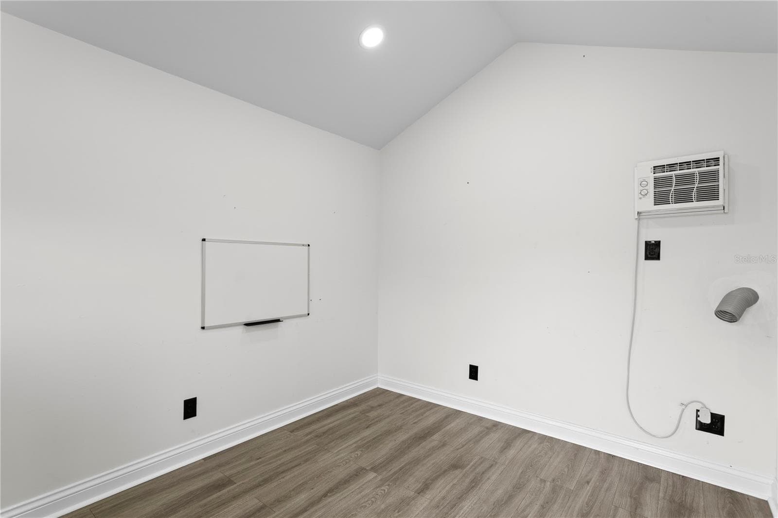 Single Family Residence at 1009 S MORRISON CT, TAMPA, photo 53 of 59