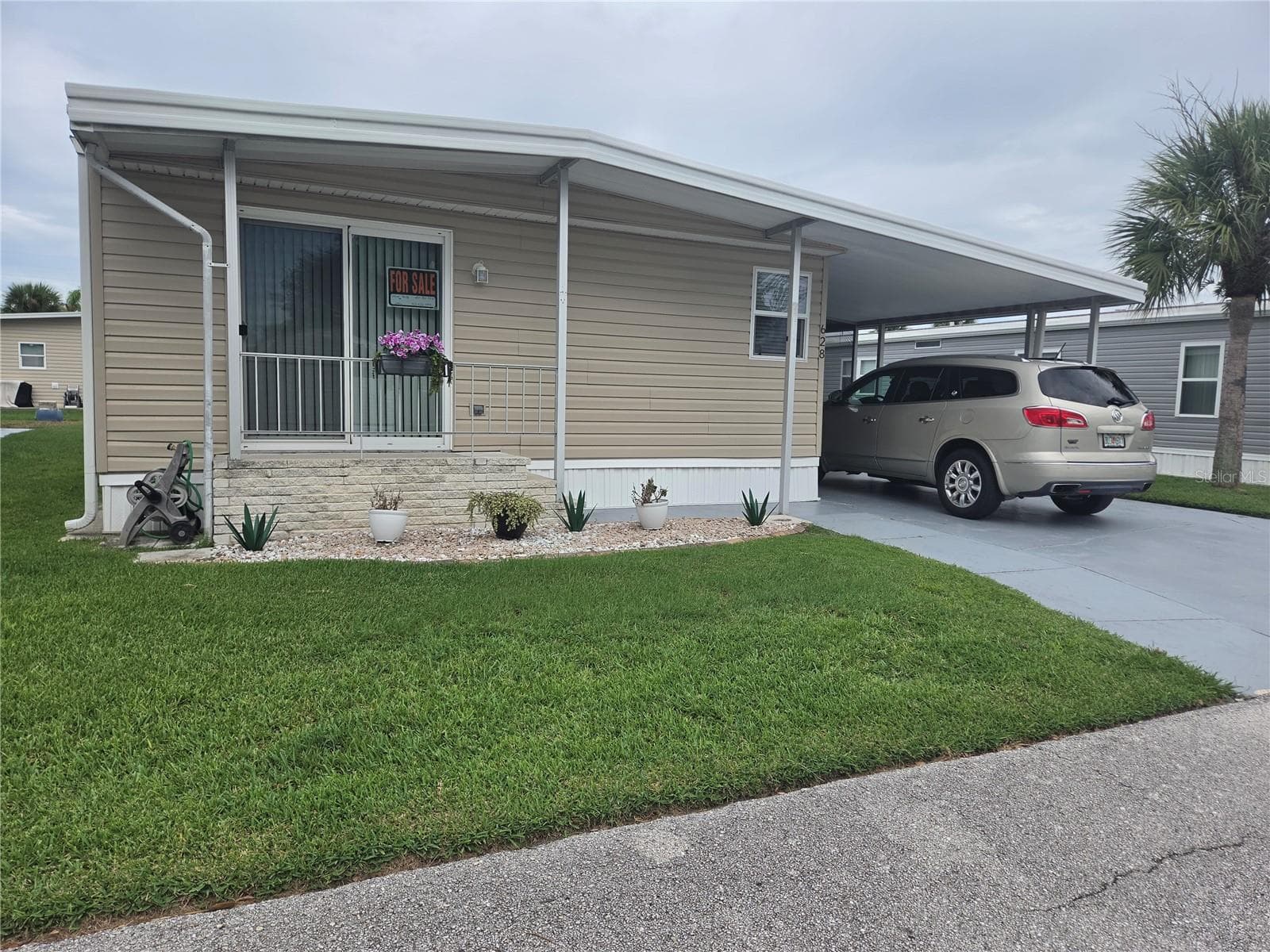 Manufactured Home at 628 LAKESIDE RANCH LN, WINTER HAVEN, photo 7 of 43