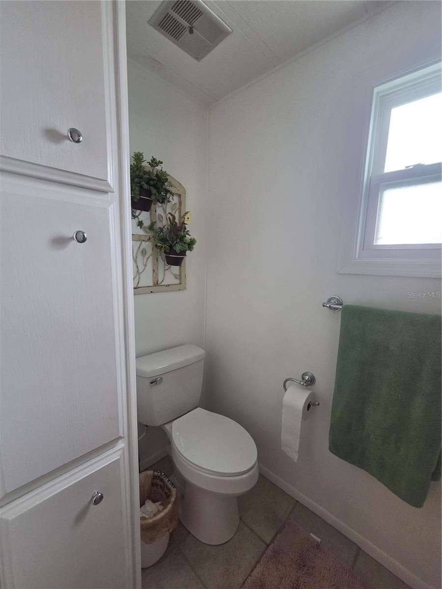 Manufactured Home at 628 LAKESIDE RANCH LN, WINTER HAVEN, photo 28 of 43