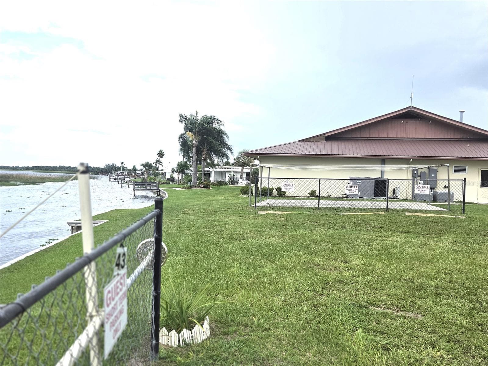 Manufactured Home at 628 LAKESIDE RANCH LN, WINTER HAVEN, photo 33 of 43