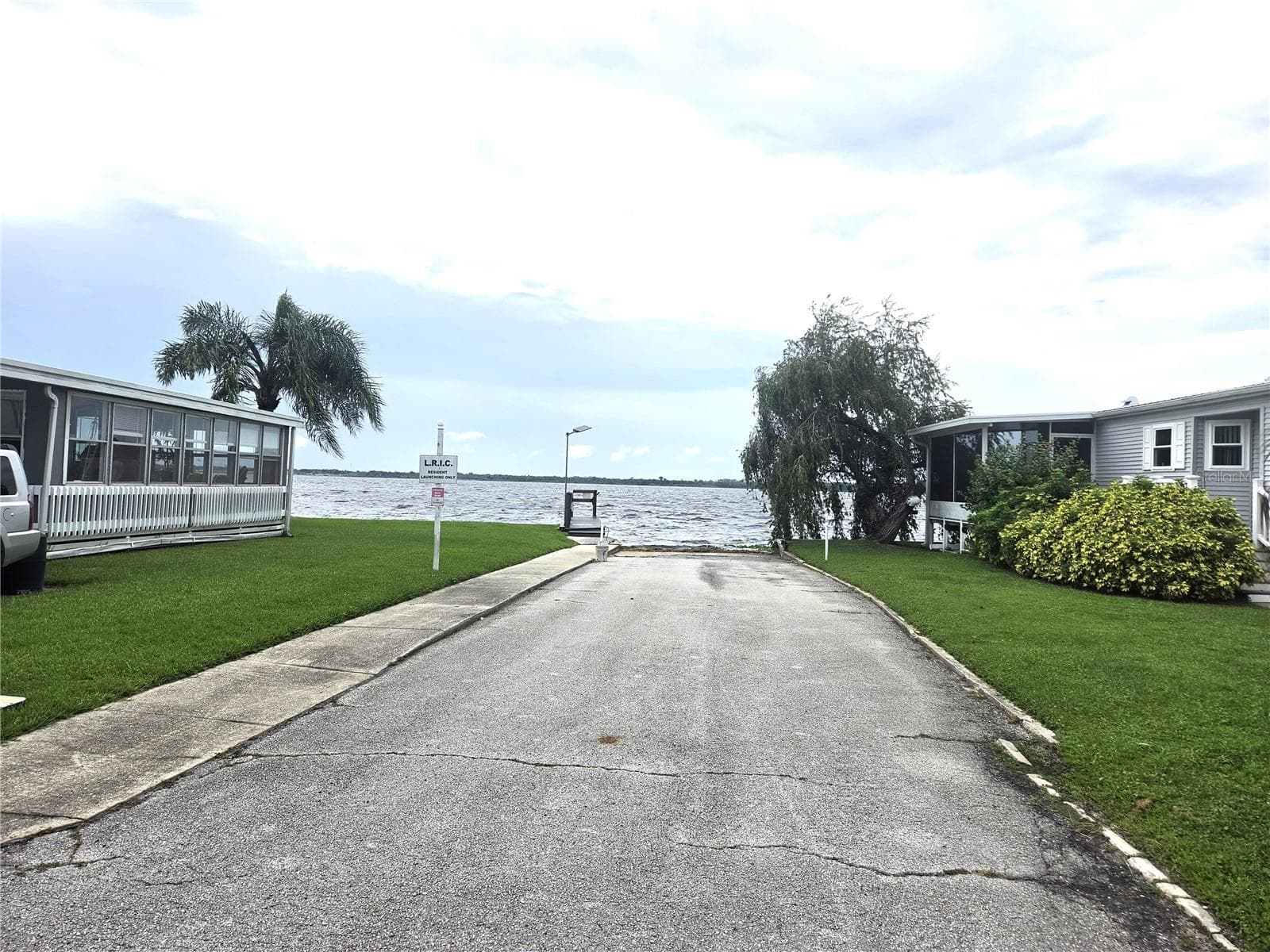 Manufactured Home at 628 LAKESIDE RANCH LN, WINTER HAVEN, photo 42 of 43