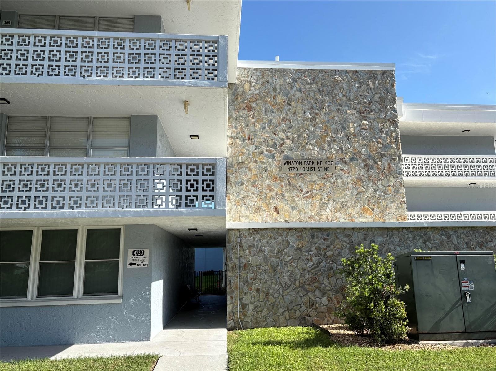 Condominium at 4720 LOCUST ST NE #314, ST PETERSBURG, photo 2 of 13
