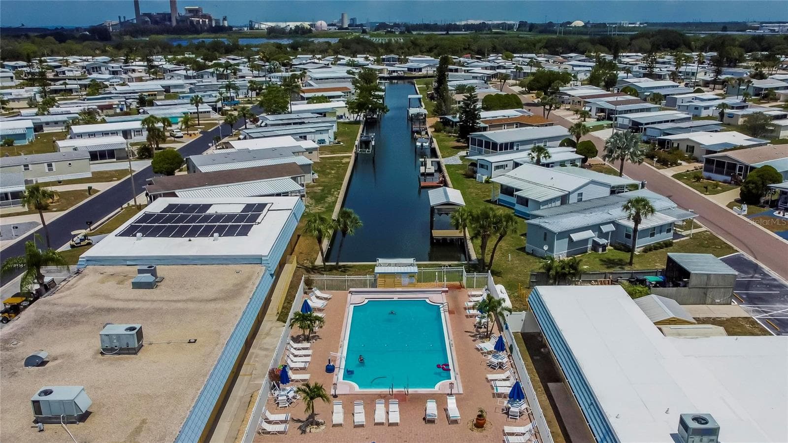 Manufactured Home at 225 N SAINT THOMAS CIR, APOLLO BEACH, photo 19 of 26