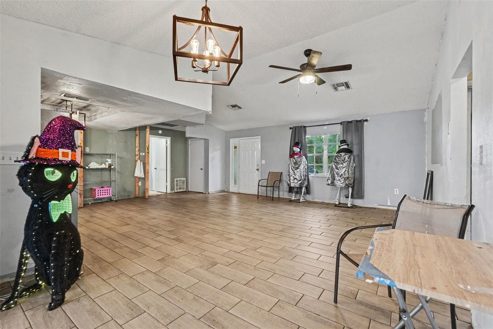 Single Family Residence at 4233 DRISTOL AVE, SPRING HILL, photo 7 of 33