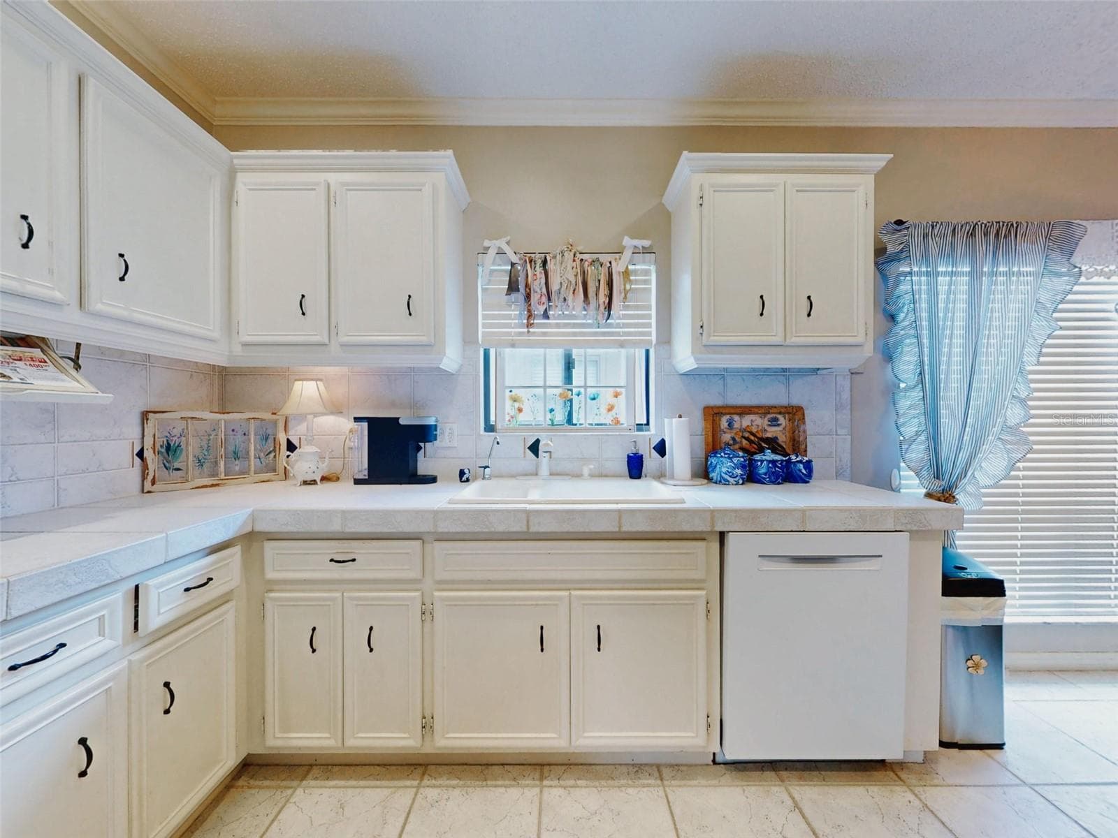 eat in kitchen - 102 COUNTRY PL, SANFORD