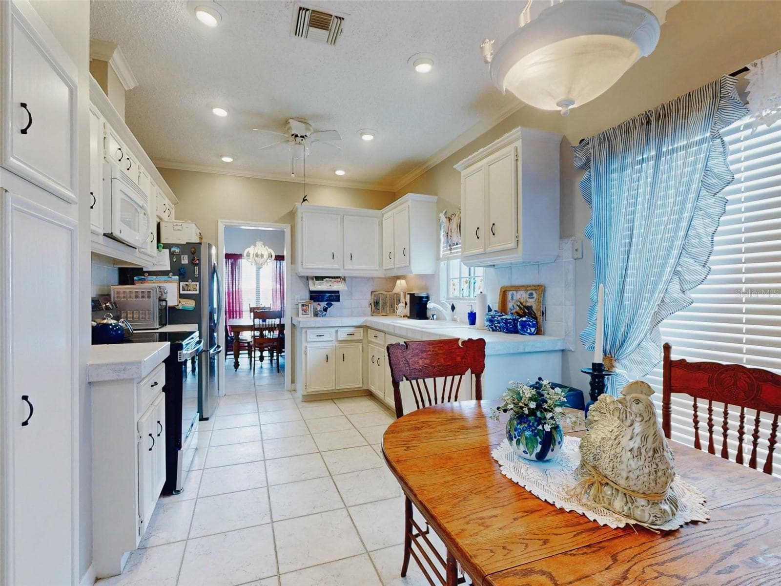 breakfast nook - 102 COUNTRY PL, SANFORD