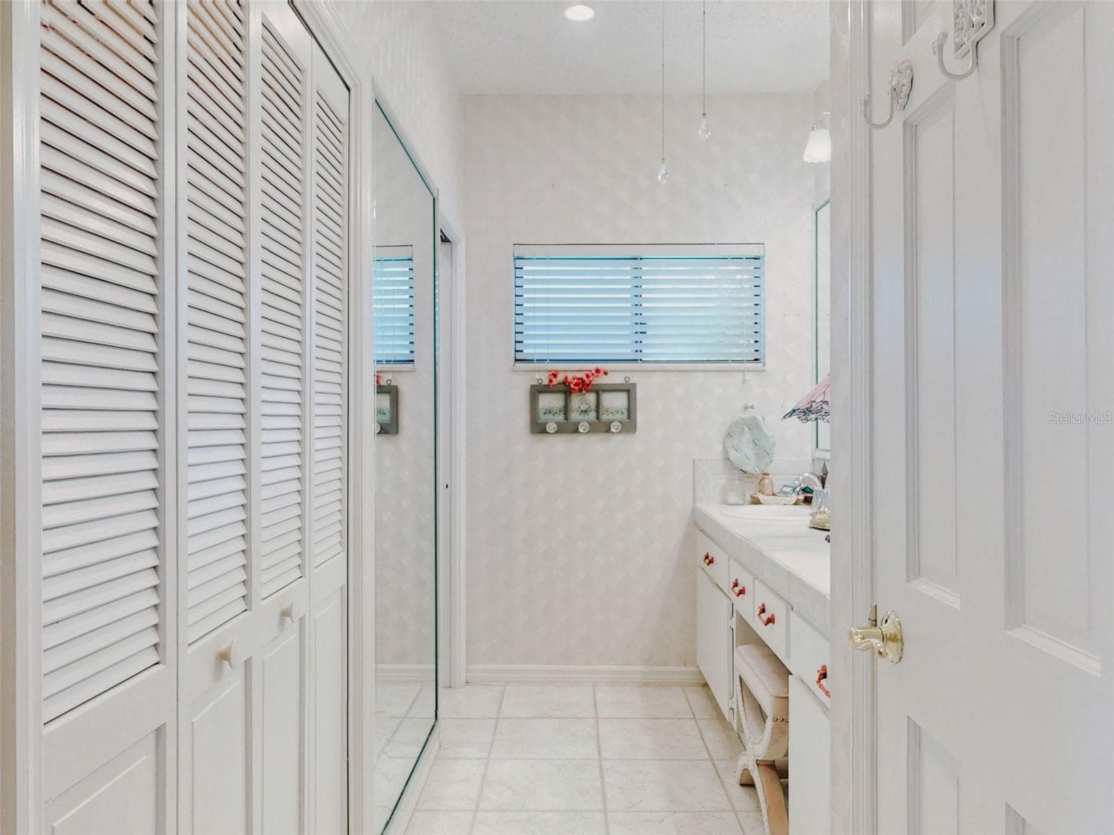master bathroom - 102 COUNTRY PL, SANFORD