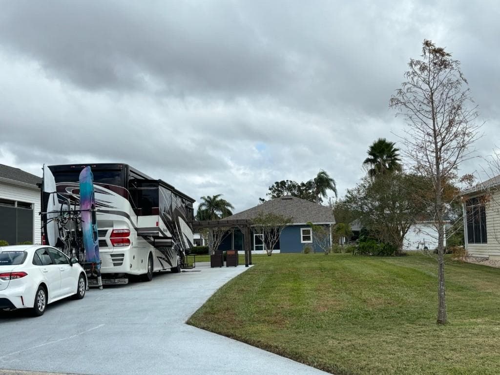 1098 MOTORCOACH DR
