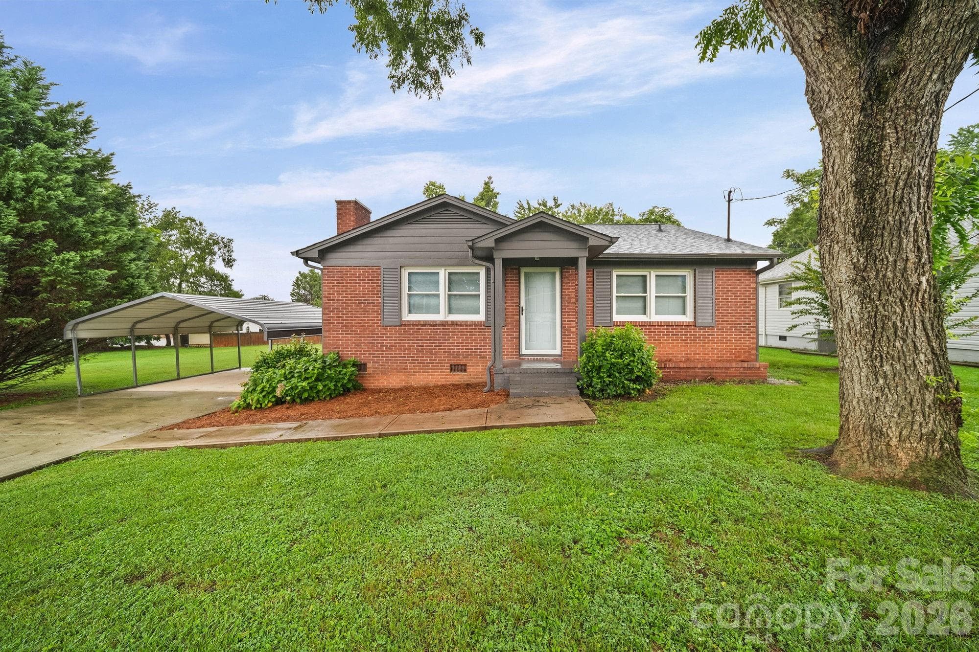 Single Family Residence at 304 Ford Street, Cramerton, photo 2 of 29