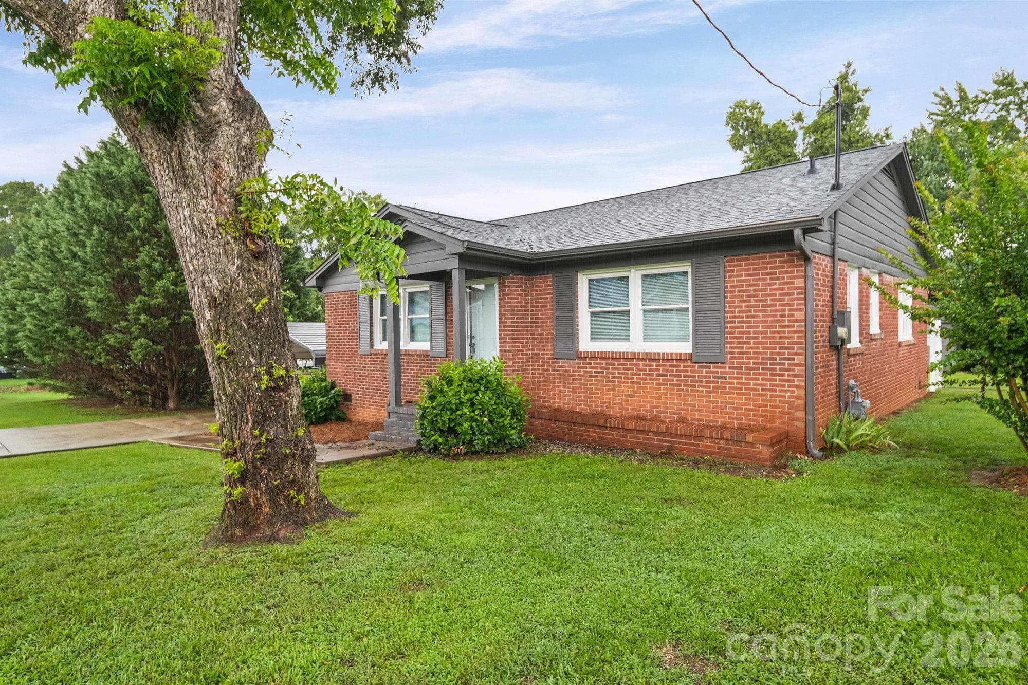 Single Family Residence at 304 Ford Street, Cramerton, photo 3 of 29