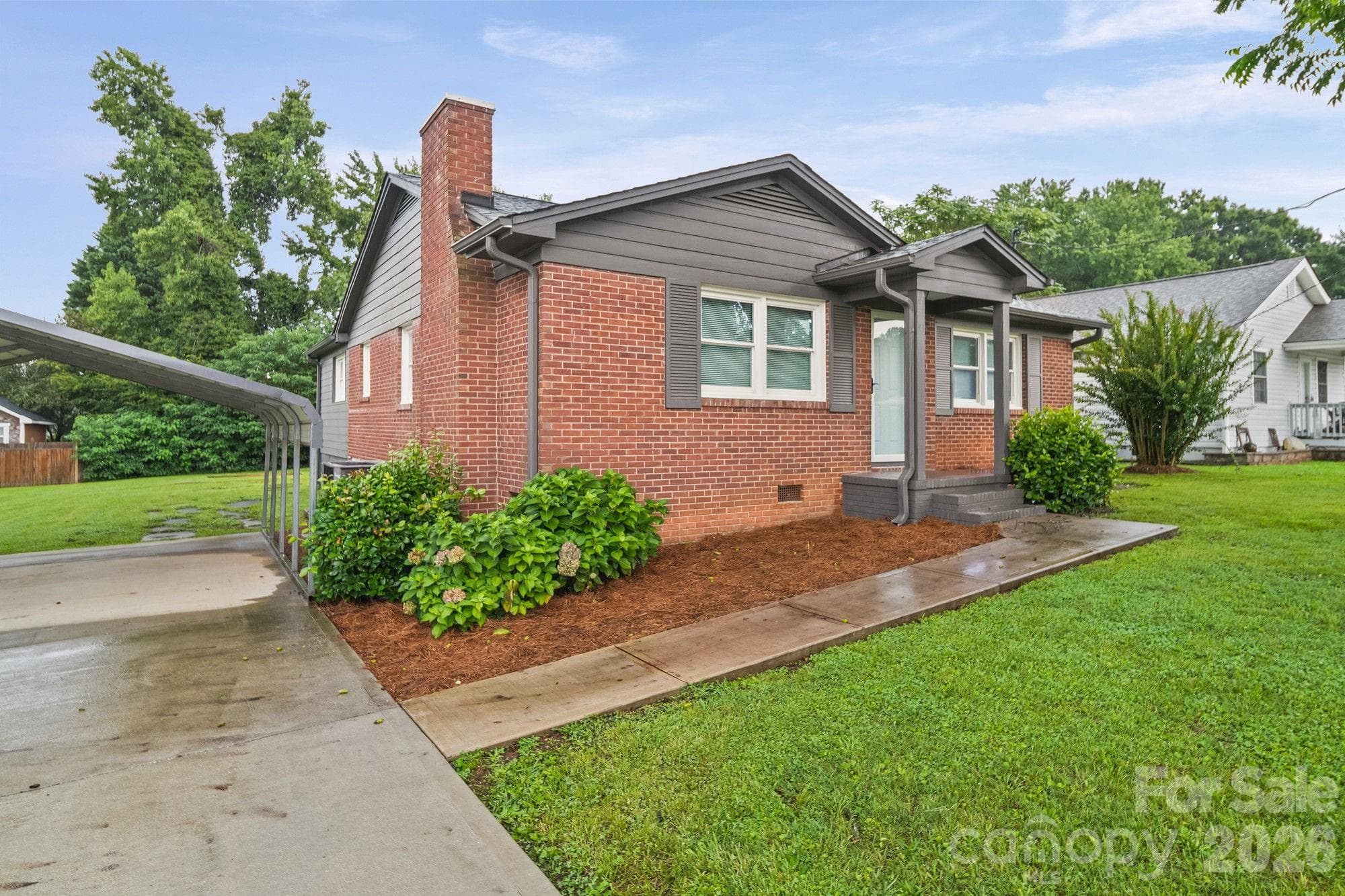 Single Family Residence at 304 Ford Street, Cramerton, photo 4 of 29